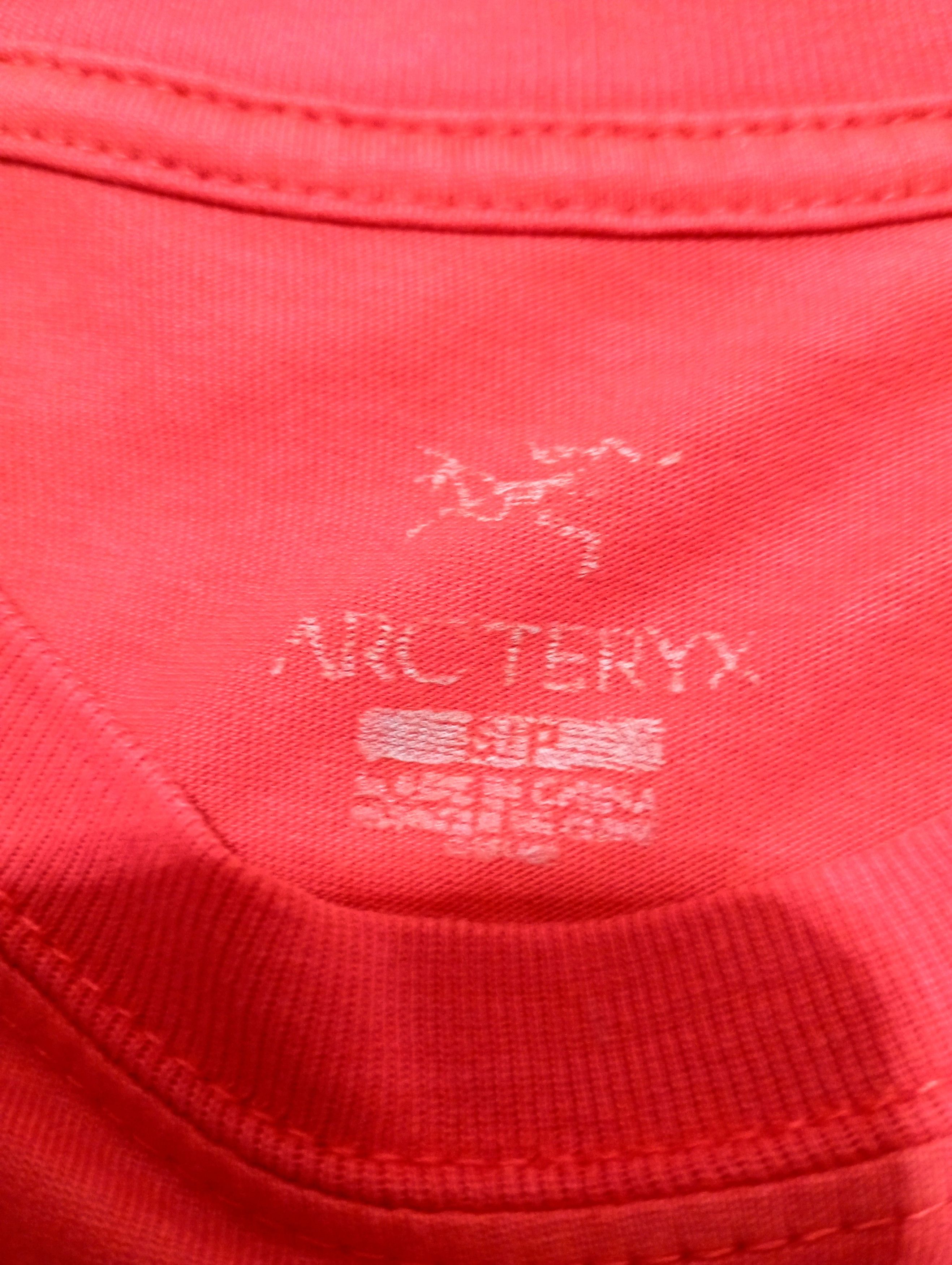 Arc'teryx Vintage Arc'Teryx Blue Skeletal Logo Design Tshirt Size US S / EU 44-46 / 1 - 7 Thumbnail