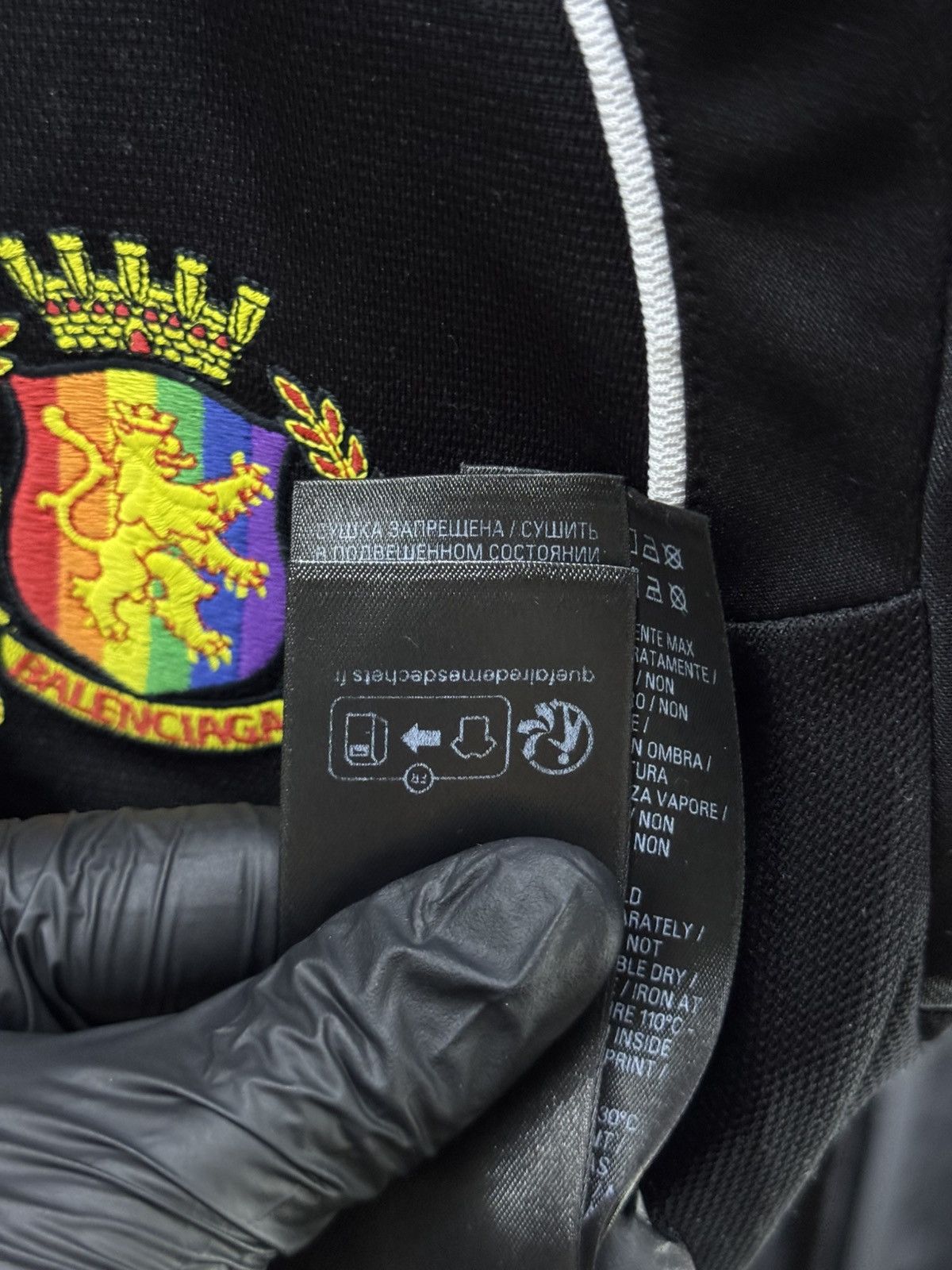 Balenciaga Lion Crest Cropped Soccer Jersey Winter 23 Size M / US 6-8 / IT 42-44 - 7 Thumbnail