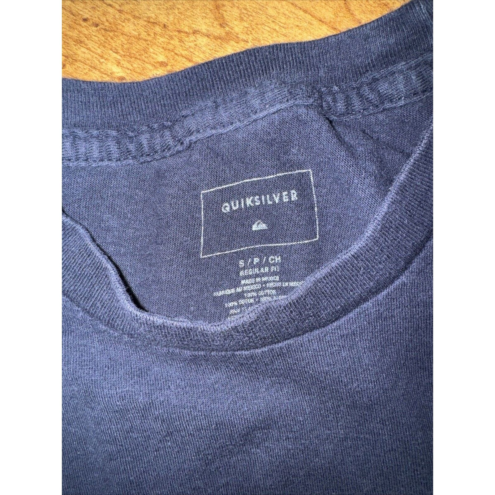 Quiksilver × Vintage Quicksilver T-Shirt Navy Blue Small 16x23.5 Size US S / EU 44-46 / 1 - 4 Thumbnail
