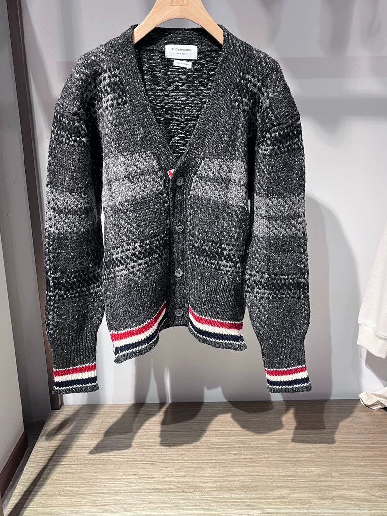 Thom Browne Thom Browne A hundred ways to wear a cardigan Size US L / EU 52-54 / 3 - 3 Thumbnail
