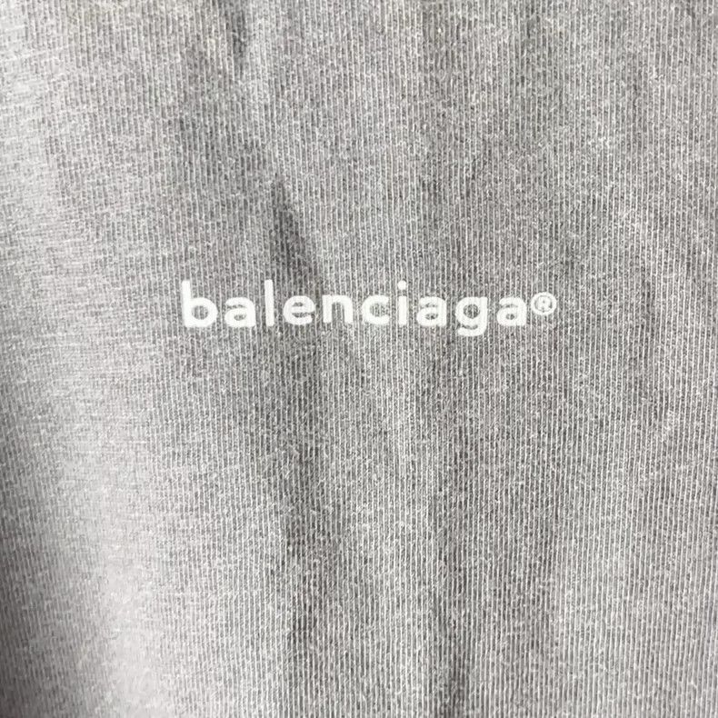 Balenciaga Balenciaga Solid color letter Logo printed round neck pull Size US S / EU 44-46 / 1 - 3 Thumbnail