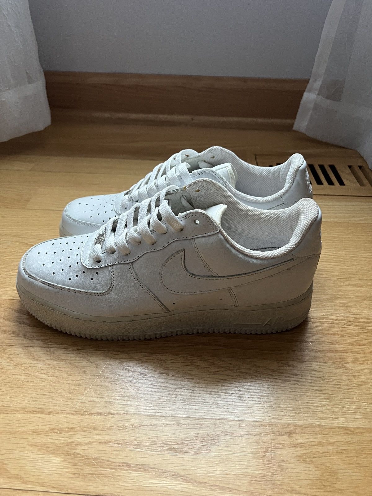 Vintage Vintage 2004 Nike Air Force 1 White/White Size 9 Size US 9 / EU 42 - 4 Thumbnail