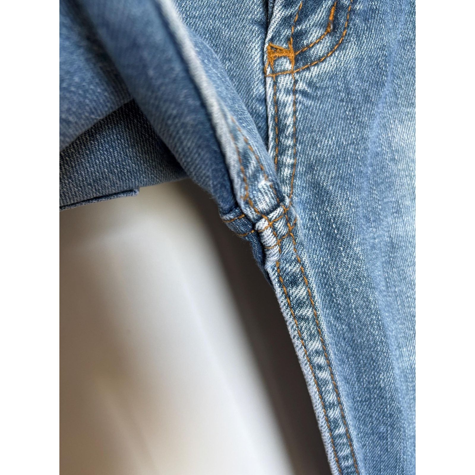 Japanese Brand × Levi's × Levi's Vintage Clothing Levi’s 501 0114 USA W30 L32 1996 Light Blue Button Fly Size US 30 / EU 46 - 8 Thumbnail
