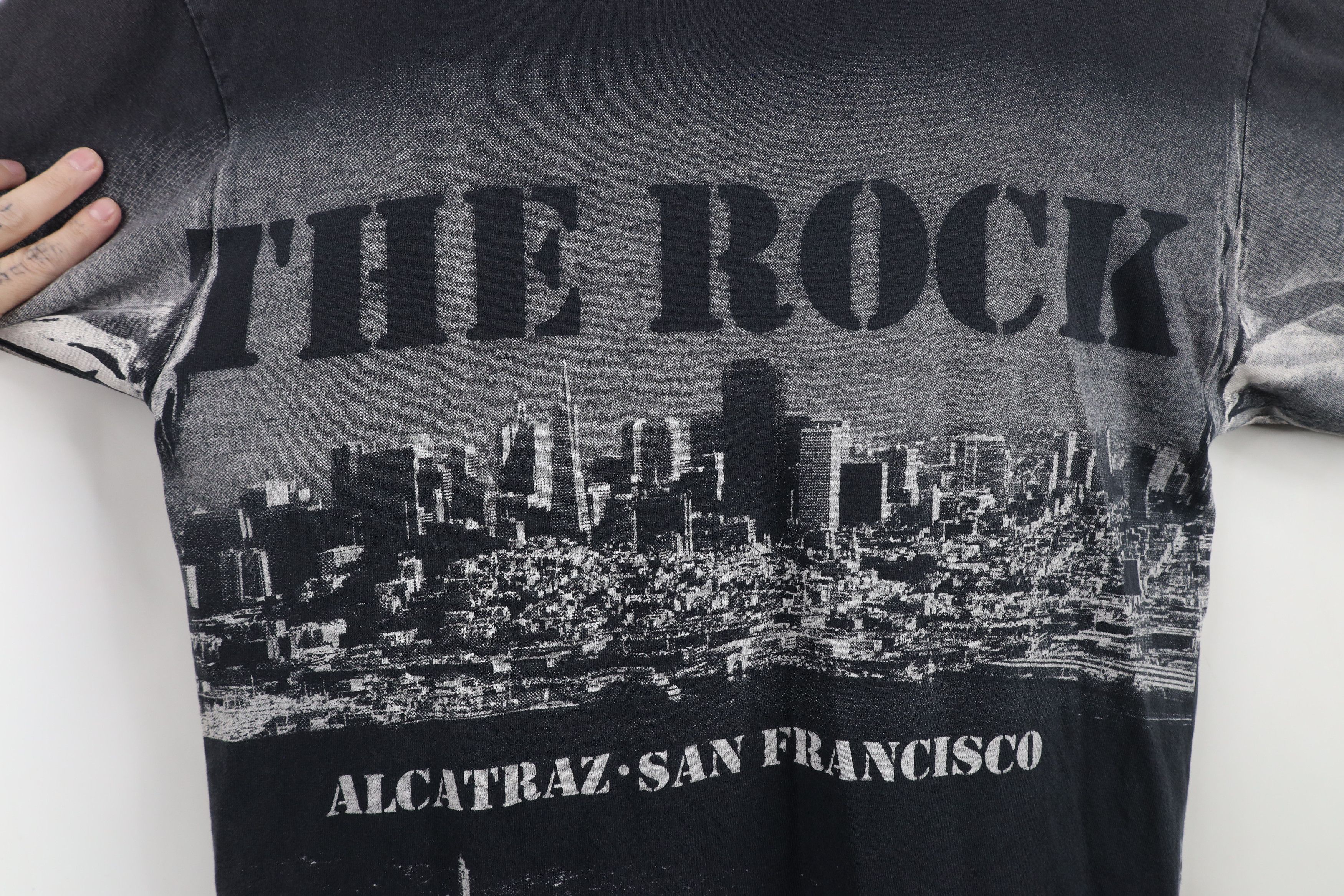 Vintage Vintage 90s Y2K The Rock Alcatraz Island Prison T-Shirt Size US M / EU 48-50 / 2 - 4 Thumbnail