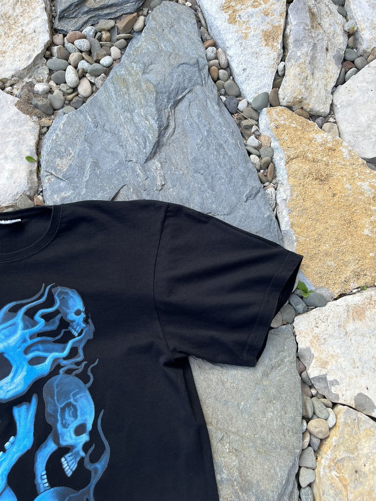 Vintage Vintage skulls flame fire liquid blue y2k tee t-shirt retro Size US XL / EU 56 / 4 - 2 Thumbnail