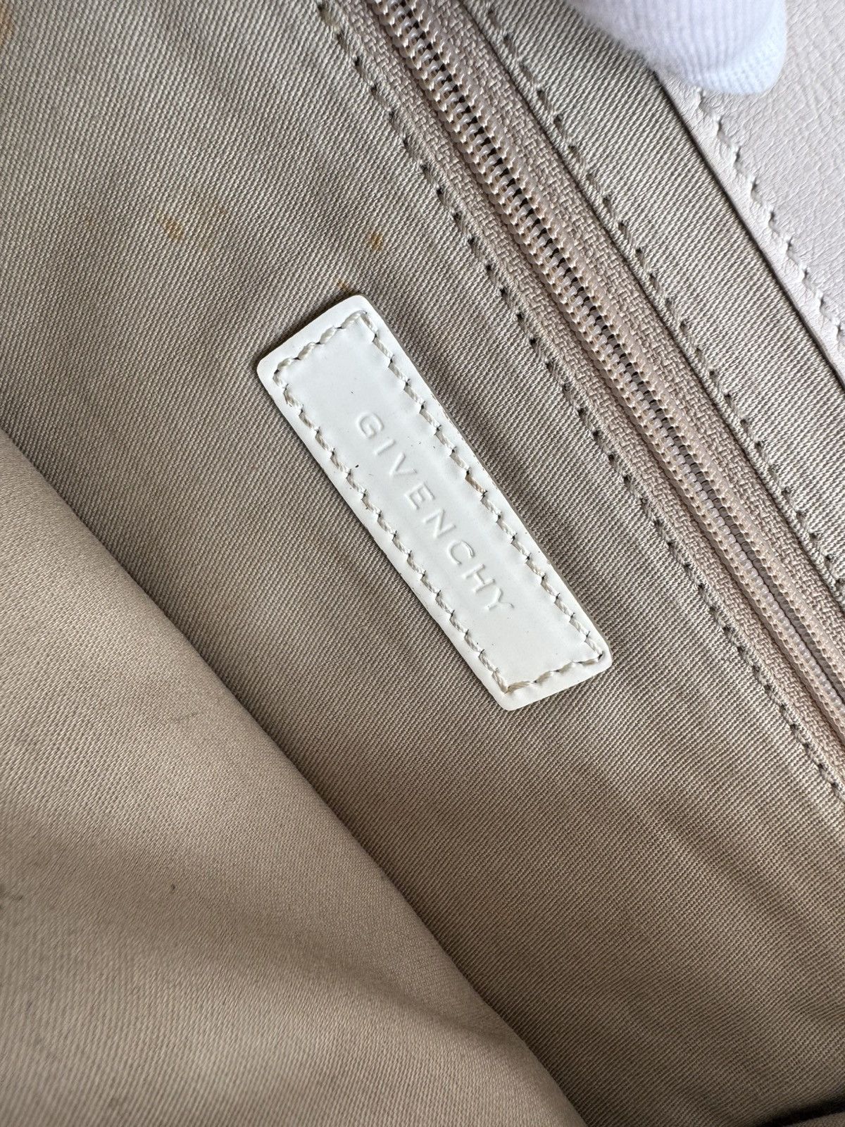 Givenchy Vintage Givenchy Clutch Bag Cream Patent Leather Logo Size ONE SIZE - 9 Thumbnail