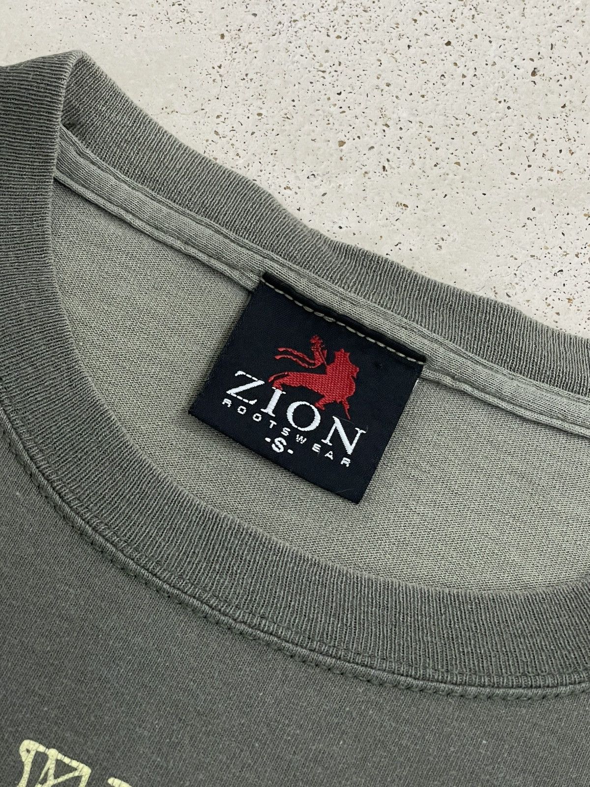 Band Tees Vintage Y2K Sunfaded Zion Bob Marley Dreadlock Rasta Size US S / EU 44-46 / 1 - 13 Thumbnail