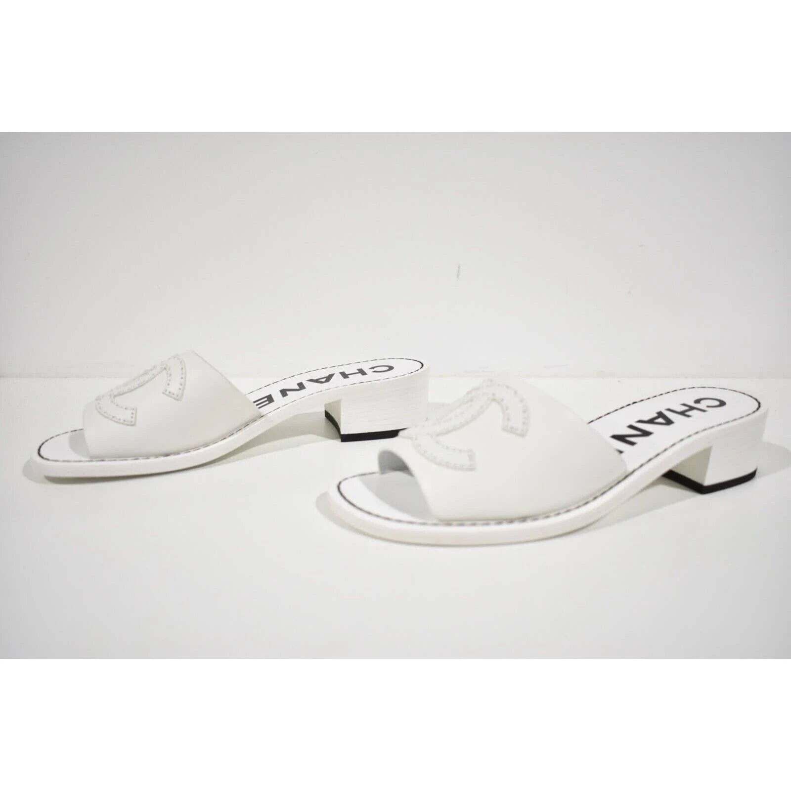 Chanel Chanel 22S White Calfskin Leather CC Logo Mules Slide Size US 8 / IT 38 - 10 Thumbnail