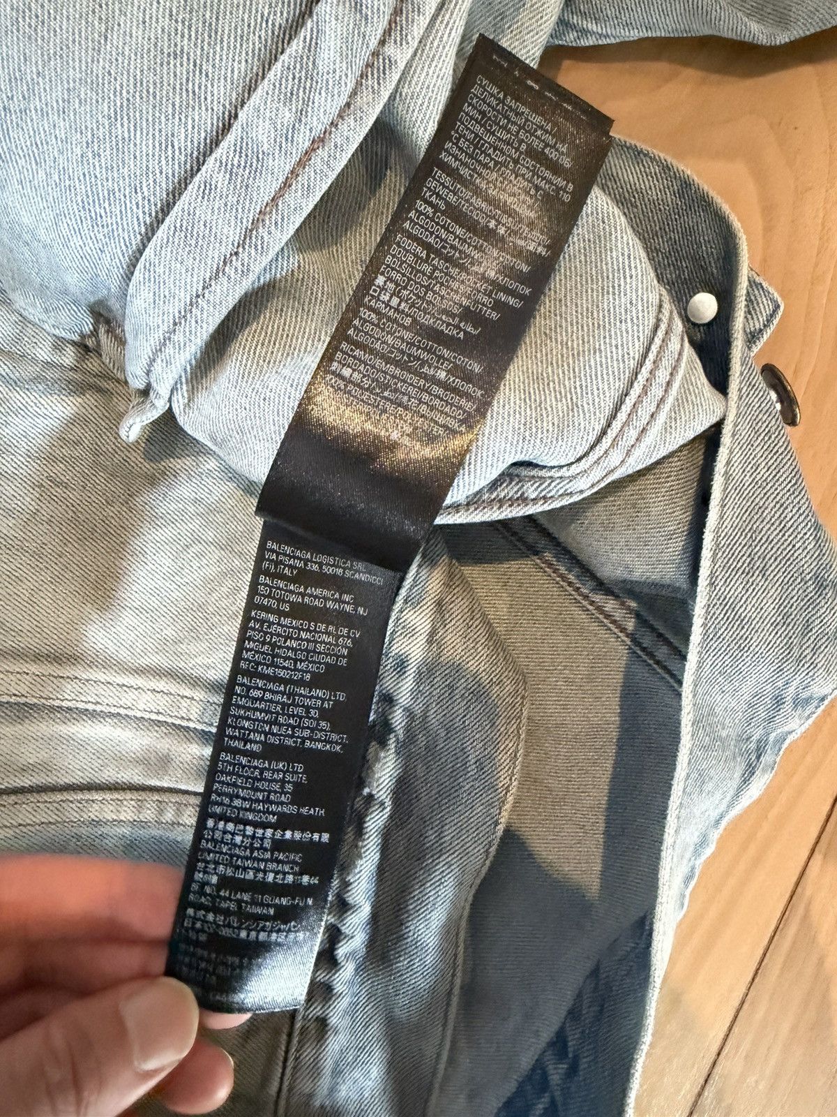 Balenciaga Balenciaga Back Flip Denim Jacket Light Blue Size US XL / EU 56 / 4 - 7 Thumbnail