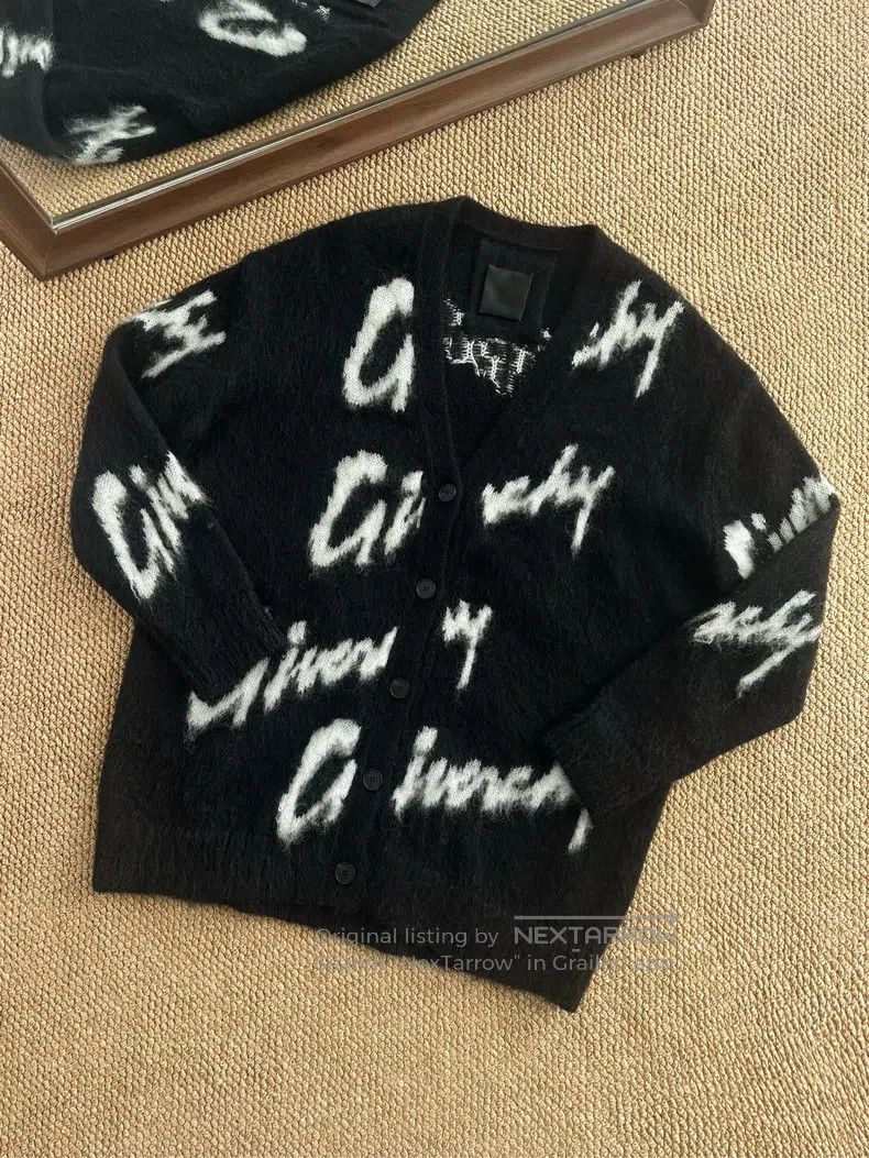 Givenchy Givenchy Mohair Logo printed V-neck single-breasted long-s Size US M / EU 48-50 / 2 - 1 Thumbnail