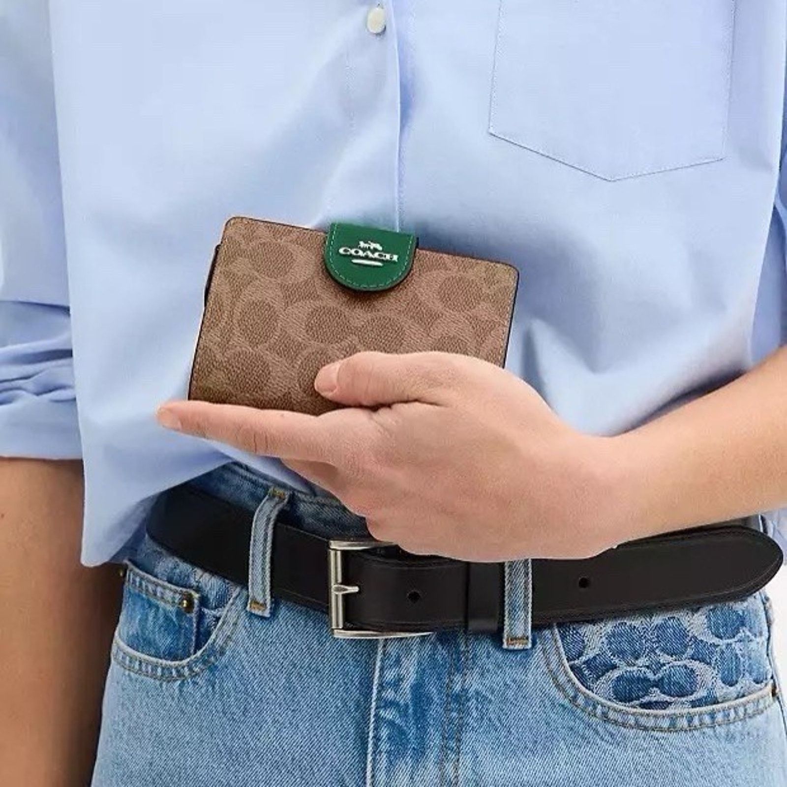 Coach NWT Coach Medium Corner Zip Wallet CW786 Tan/Shamrock Size ONE SIZE - 8 Thumbnail