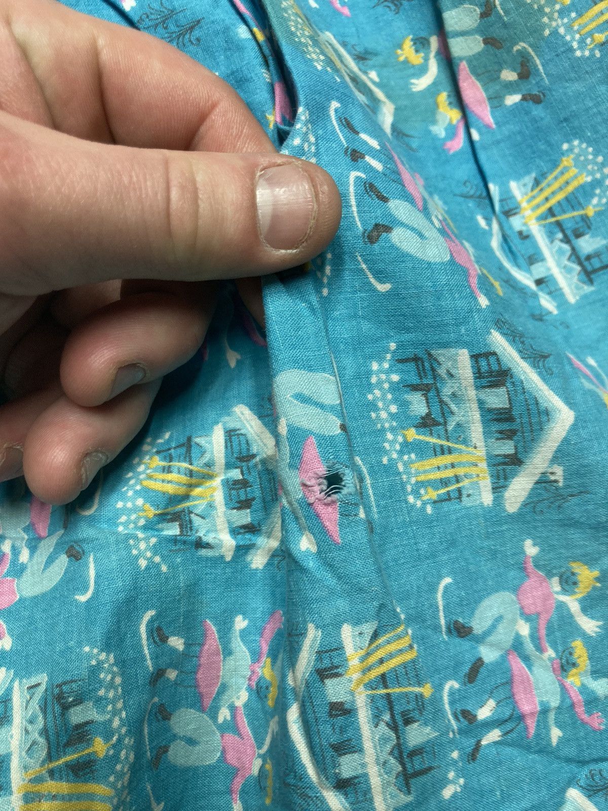 Vintage 1950s novelty print skirt ice skating cotton pleat midi? 24” Size 24" / US 00 / IT 34 - 10 Thumbnail