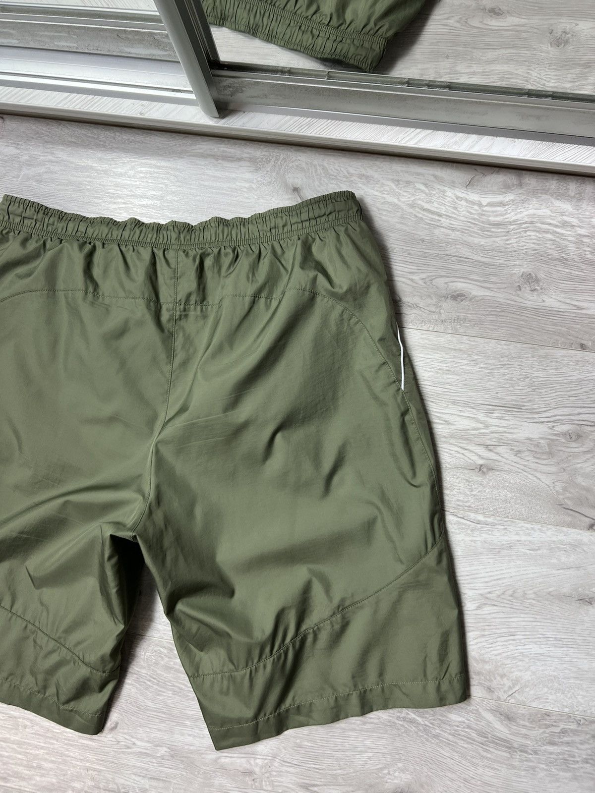 Nike × Vintage Vintage Nike Embroidered Swoosh Logo Nylon Shorts Size L Size US 34 / EU 50 - 8 Thumbnail