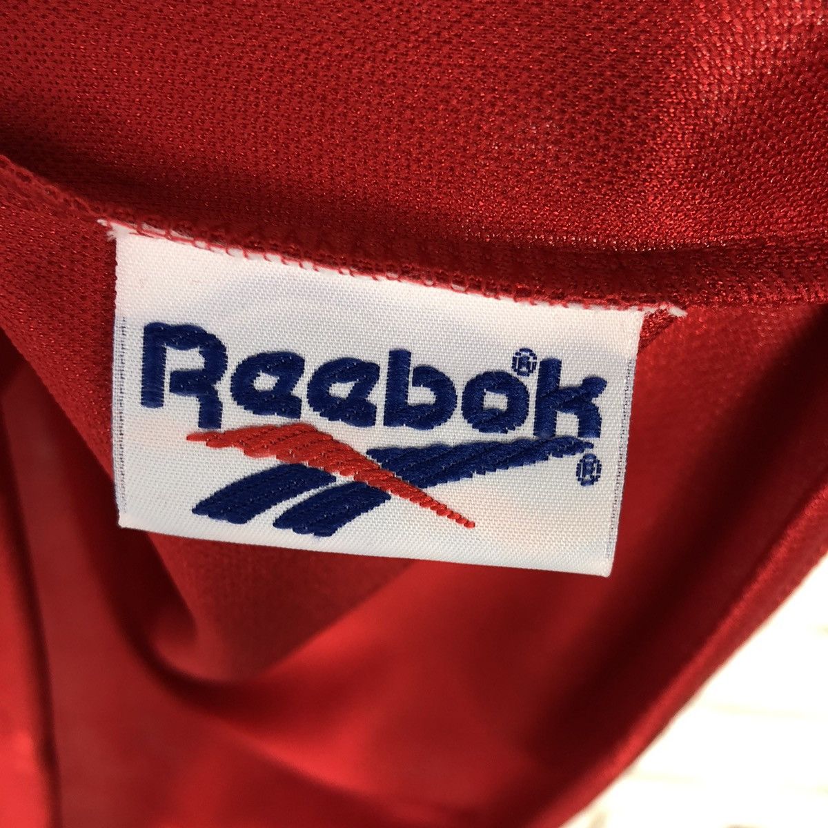 Vintage Retro copy Liverpool 1996 1998 home jersey Size US M / EU 48-50 / 2 - 8 Thumbnail
