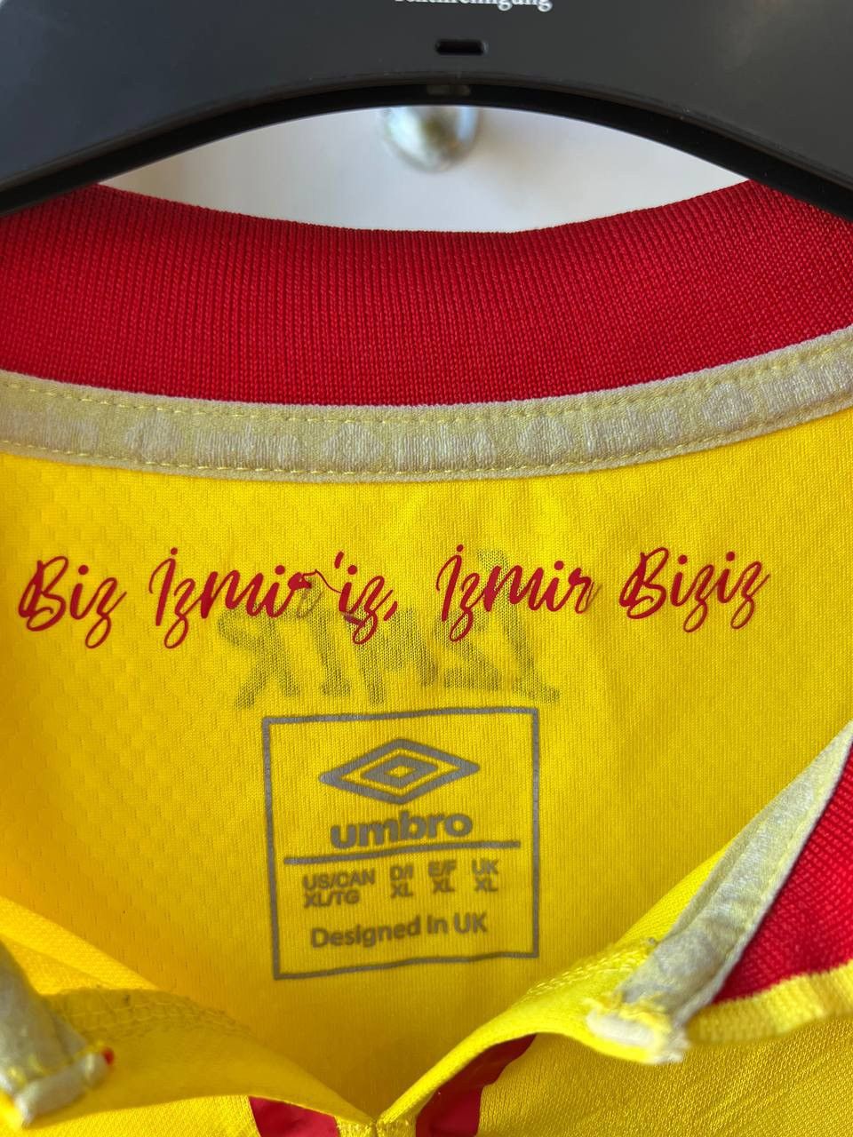 Umbro 2021/22 GOZTEPE AWAY SOCCER JERSEY FOOTBALL SHIRT SIZE XL Size US XL / EU 56 / 4 - 4 Thumbnail