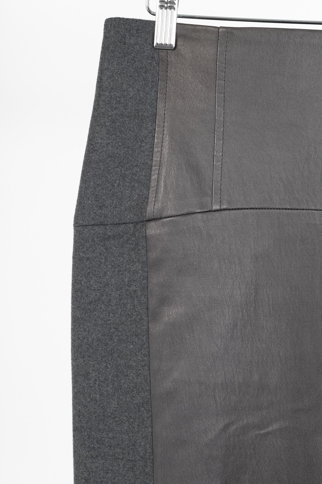 Brunello Cucinelli Brunello Cucinelli Grey Leather-Panel Pencil Skirt Size 27" / US 4 / IT 40 - 4 Thumbnail