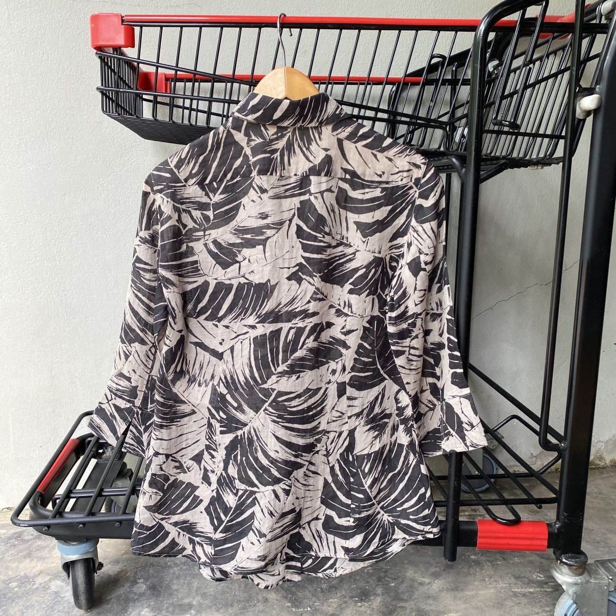 Max Mara Max Mara WEEKEND Beige Leaf Print Button-Up Shirt Size XS / US 0-2 / IT 36-38 - 2 Thumbnail