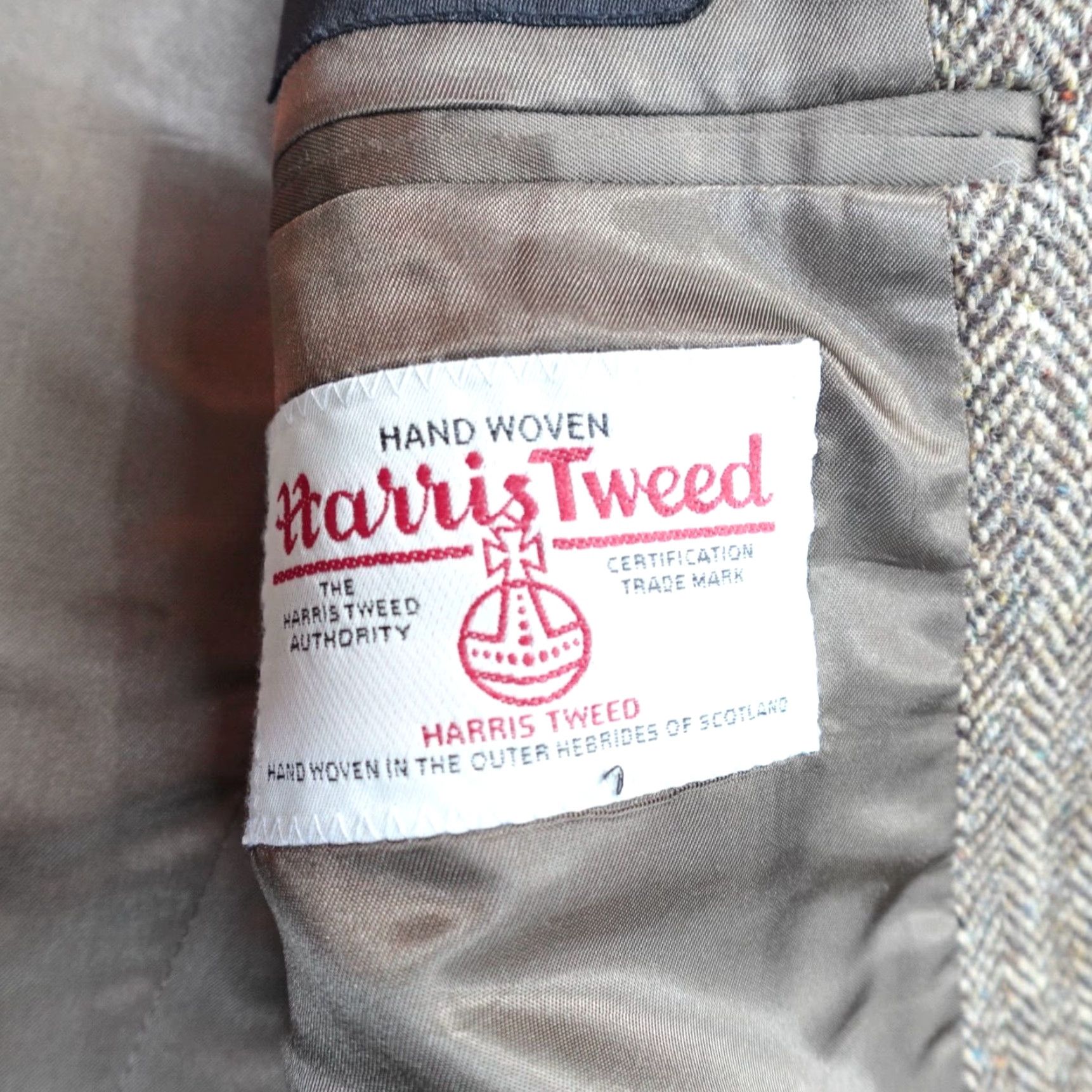 Harris Tweed VINTAGE Harris Tweed Sport Coat 41R Brown Herringbone Wool Tweed Blazer Notch Lapel Two-Button Single-Breasted Mens Regular Size 42R - 4 Thumbnail