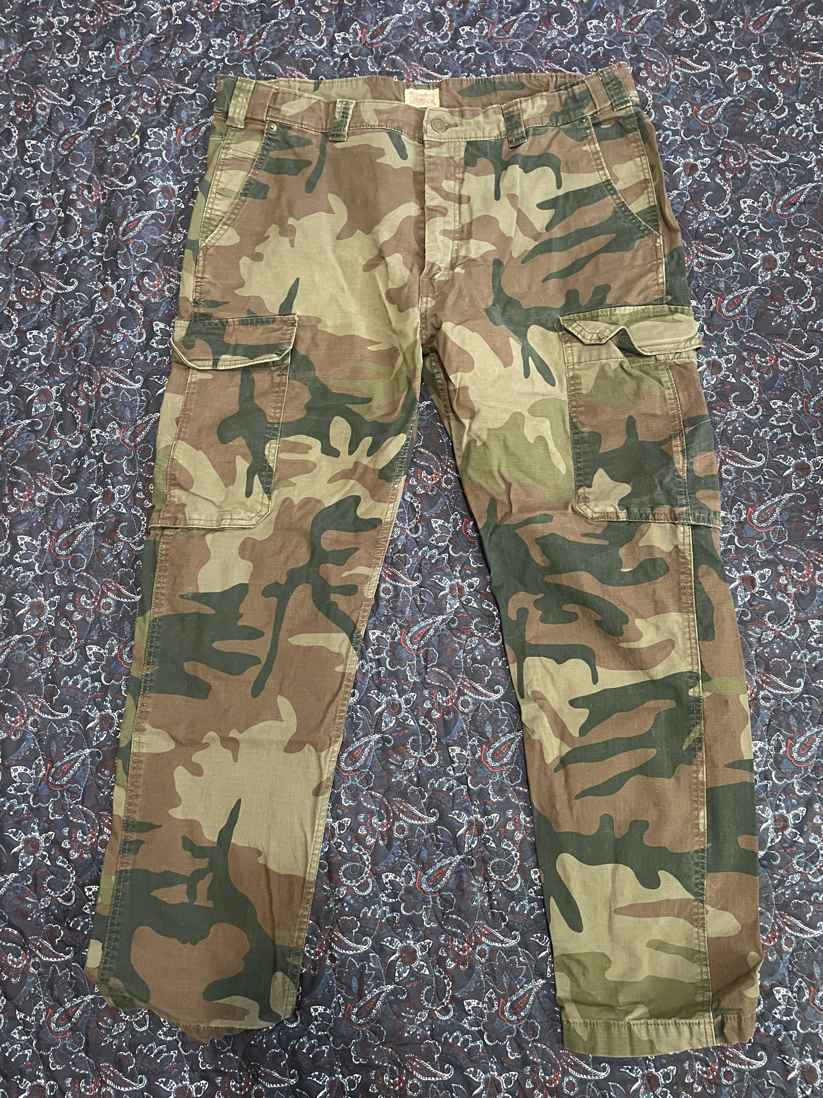 Levi's Levi's Camo Cargo Pants Size US 38 / EU 54 - 1 Thumbnail