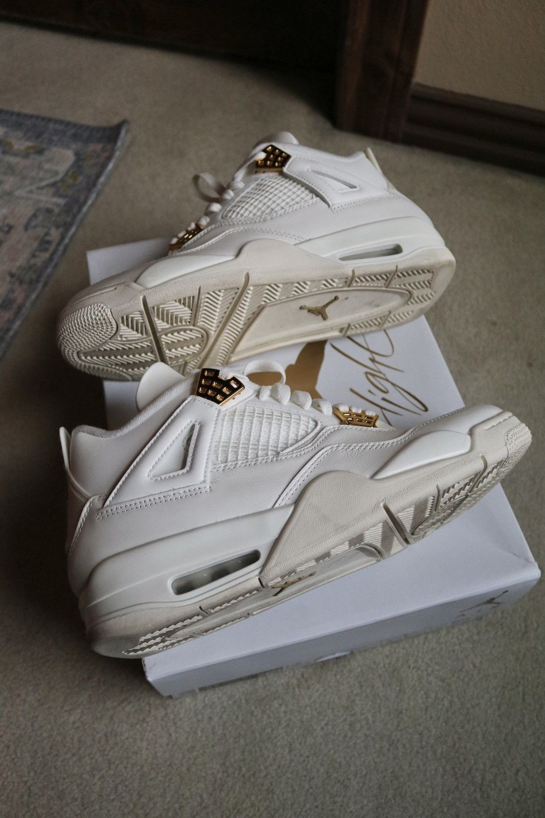 Jordan Brand WMNS Jordan 4 Retro 'Metallic Gold' Size US 10 / EU 43 - 10 Thumbnail