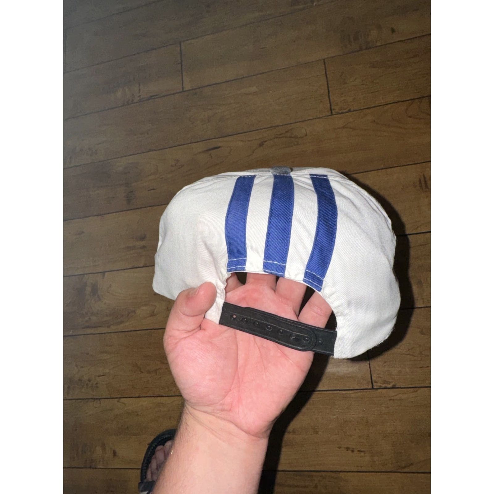 Adidas VINTAGE Adidas 5 Panel Hat Adjustable SnapBack Mens One Size White Snapback Hat Adjustable Size ONE SIZE - 8 Thumbnail