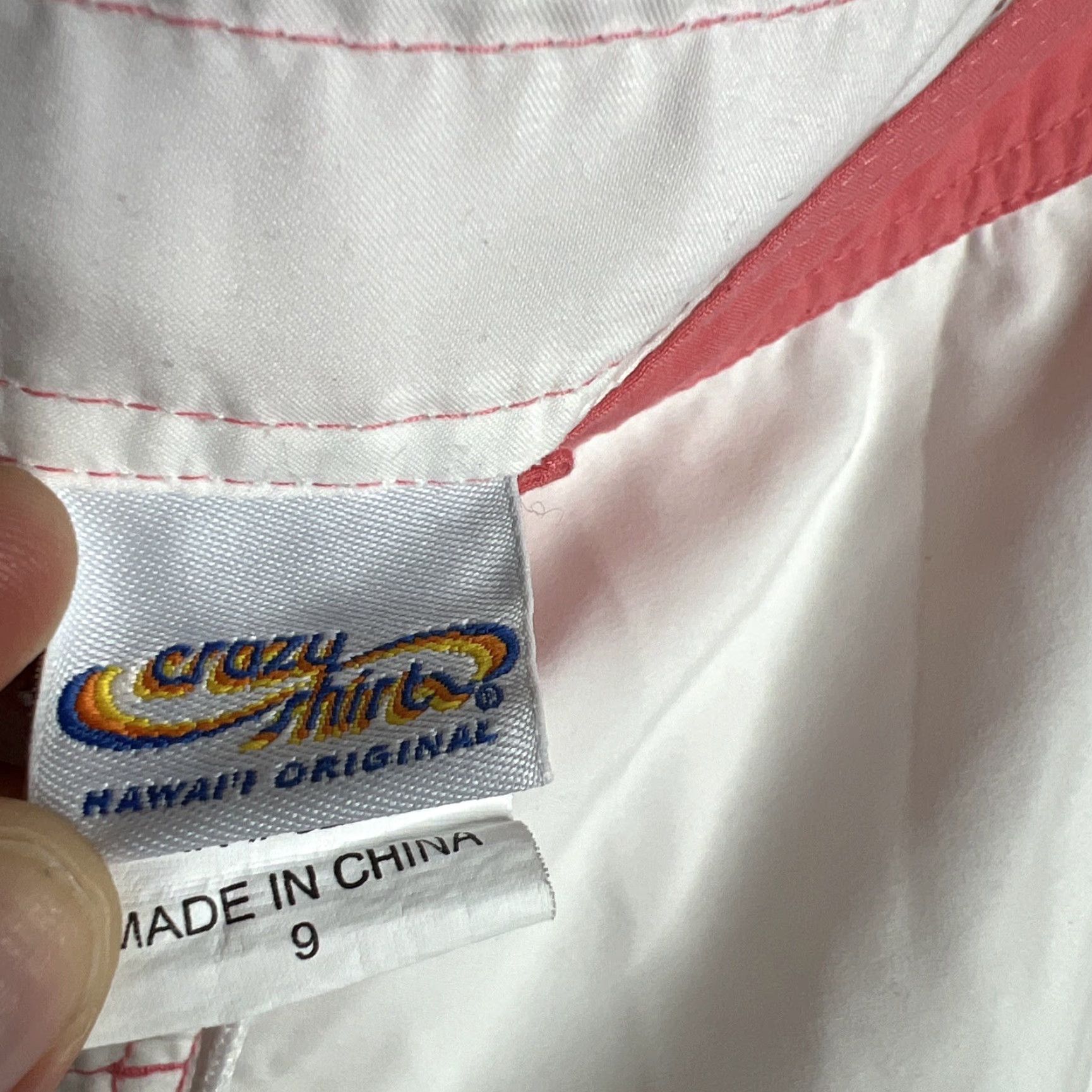 Vintage Crazy Shirts Womens Shorts 9 White Floral Hibiscus Pockets Hawaiian Short Shorts Womens Chelsea? Size M / US 6-8 / IT 42-44 - 2 Thumbnail