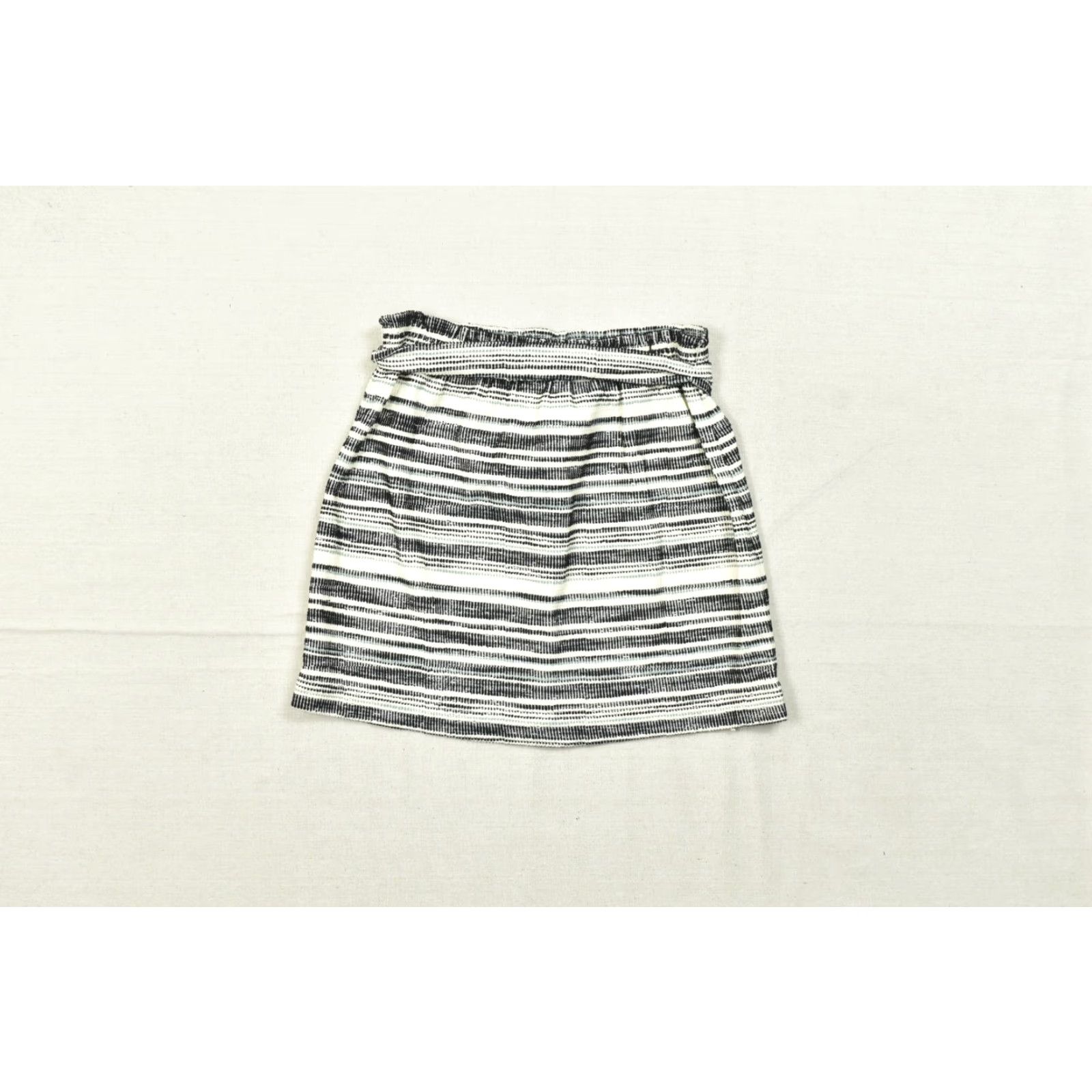 Loft LOFT Outlet Women's Medium Black White Striped Knit Skirt With Tie Waist And Poc Skirt Short Black White Striped Knit Pants? Size 32" / US 10 / IT 46 - 3 Thumbnail
