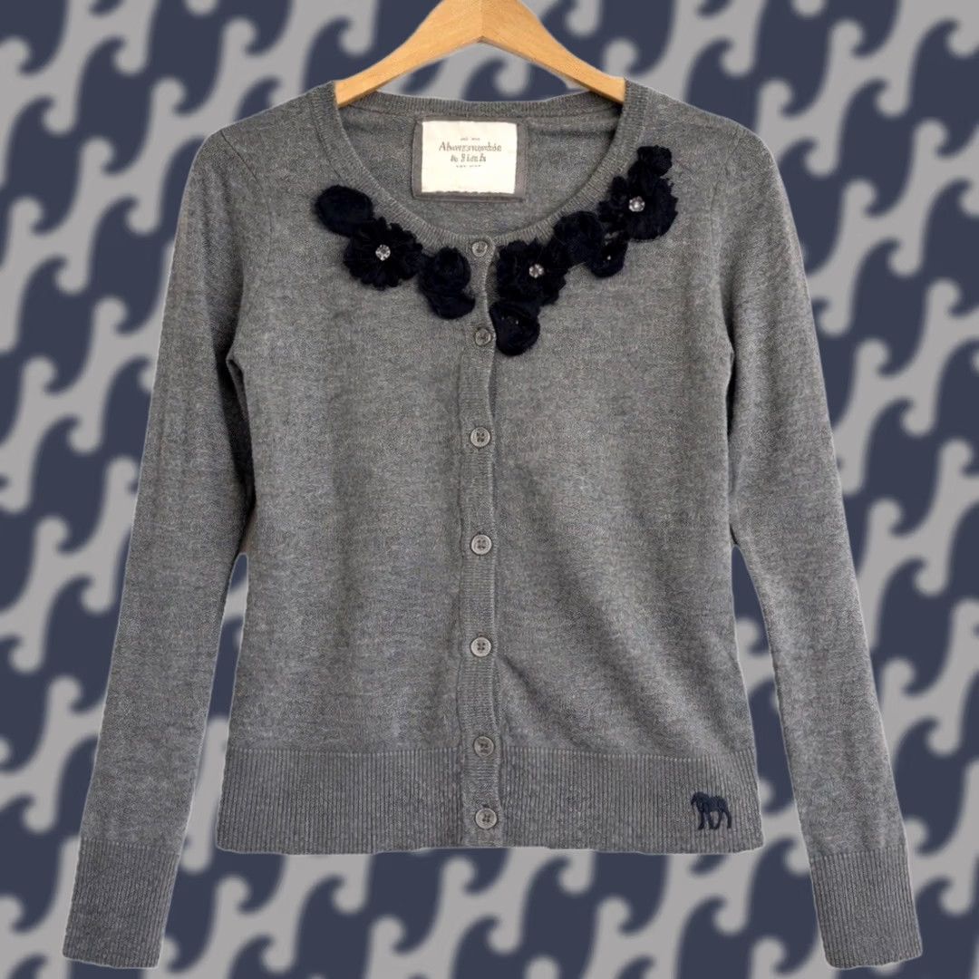 Abercrombie & Fitch Abercrombie & Fitch Cardigan Gray Floral Knit Womens S Crew Neck Long Sleeve Button Front Size S / US 4 / IT 40 - 1 Thumbnail