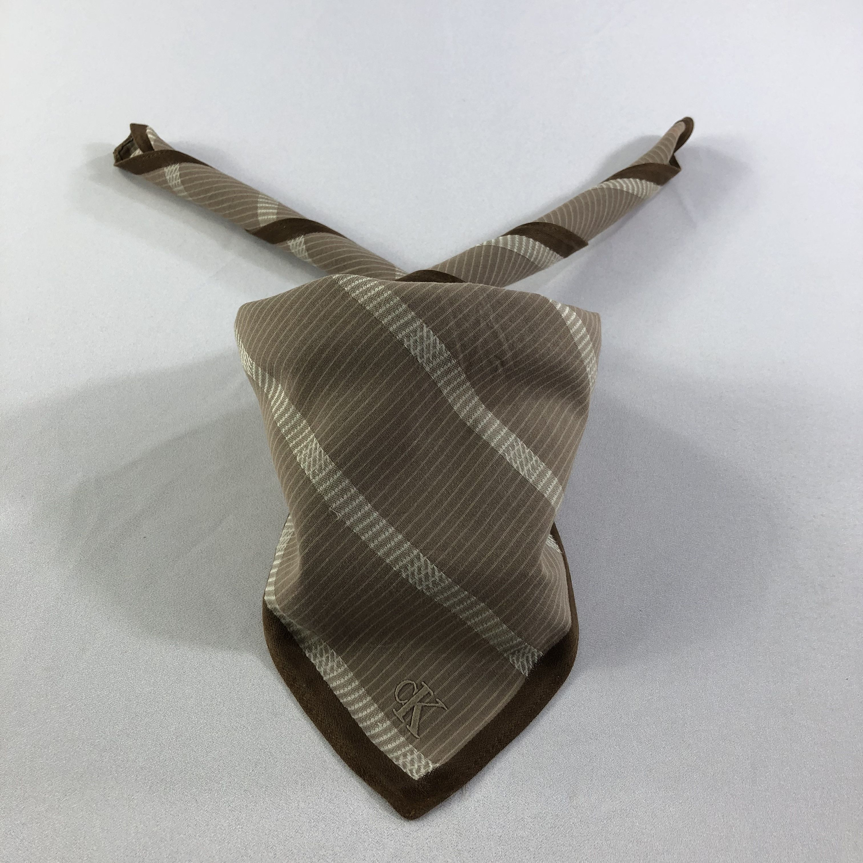 Calvin Klein × Vintage Calvin Klein Handkerchief Neckerchief Bandana H2137 Size ONE SIZE - 1 Thumbnail
