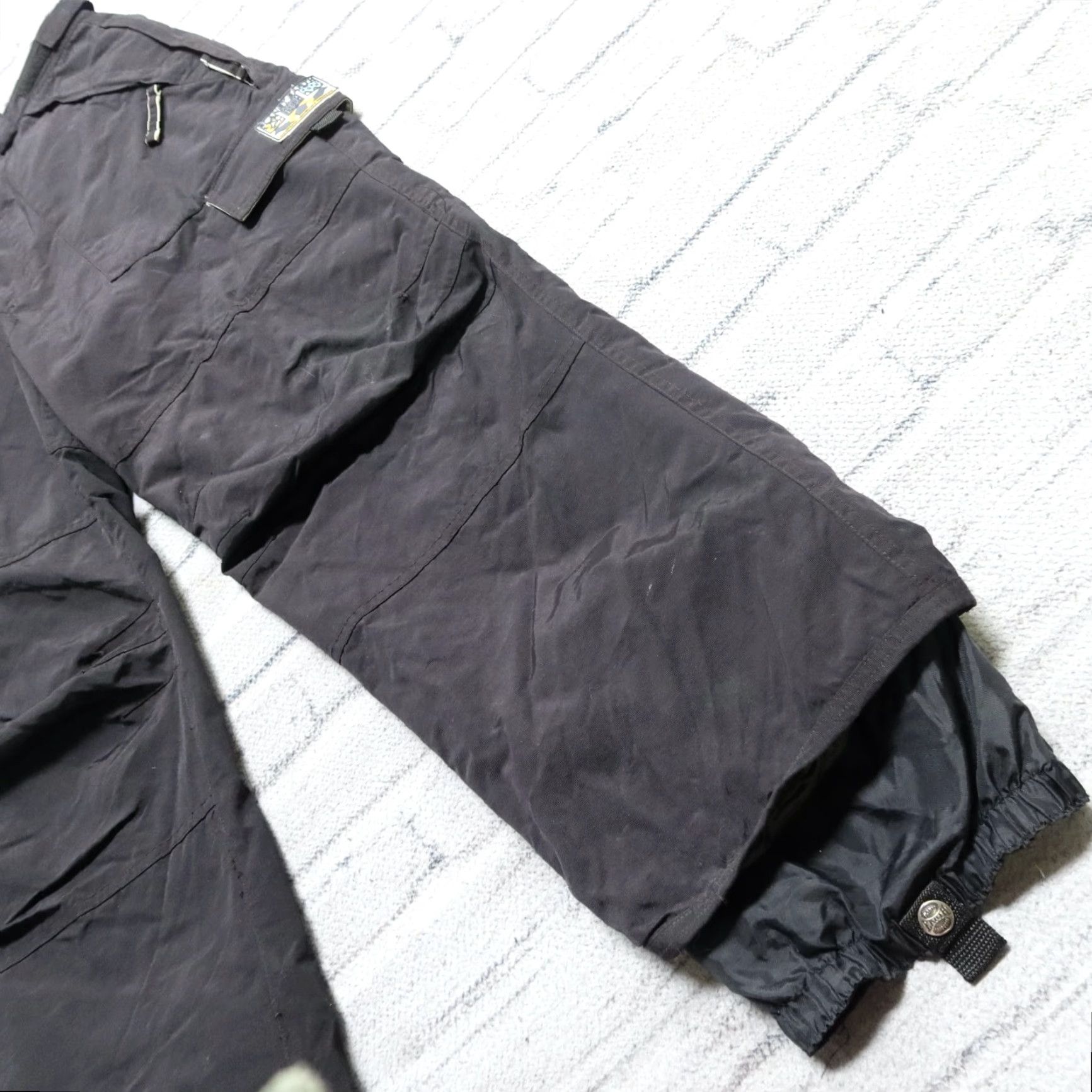 Vintage VINTAGE Planet Earth Snow Pants Mens Snowboard Black 90s Size L 28 1/2in 33in Jeans Winter Ski Size US 33 - 5 Thumbnail