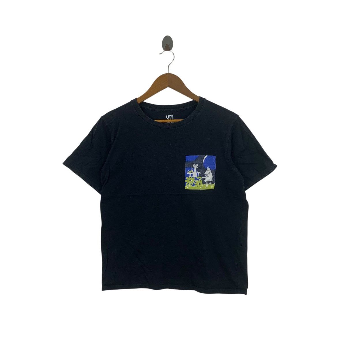 Uniqlo UNIQLO x MOOMIN CHARACTERS Snufkin Pocket Tee Shirt Top Size M / US 6-8 / IT 42-44 - 1 Thumbnail