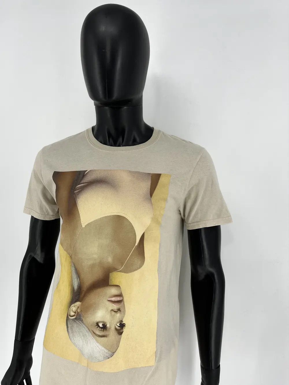 Band Tees Vintage 🔥RARE🔥 Ariana Grande Solo Singer Rappars Shirt Size US M / EU 48-50 / 2 - 4 Thumbnail
