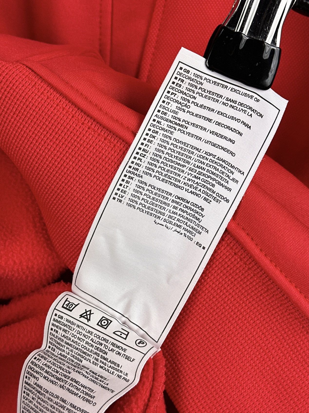 Nike Vintage Y2K Nike Tiempo Switzerland Hoodie Red Size US L / EU 52-54 / 3 - 12 Thumbnail