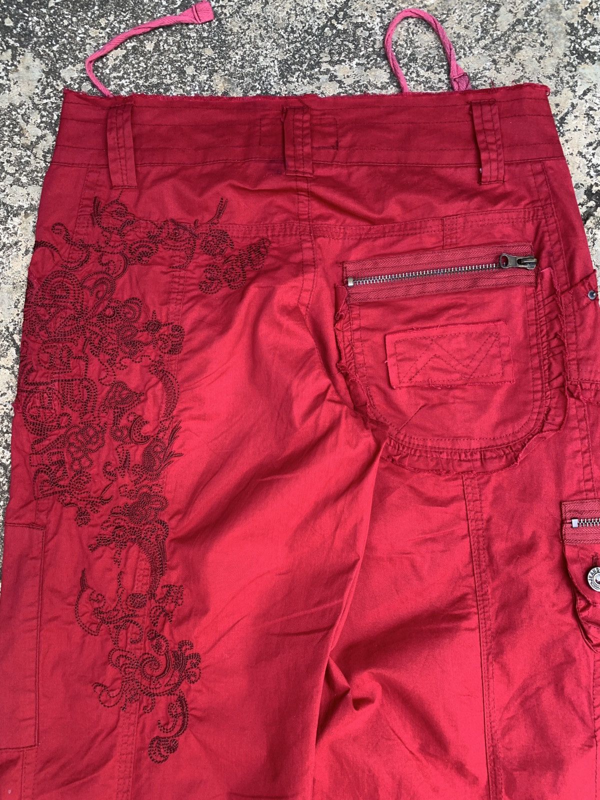 Enyce y2k Enyce Workwear Red Combat Cargo Embroidery Pants Size 27" / US 4 / IT 40 - 8 Thumbnail