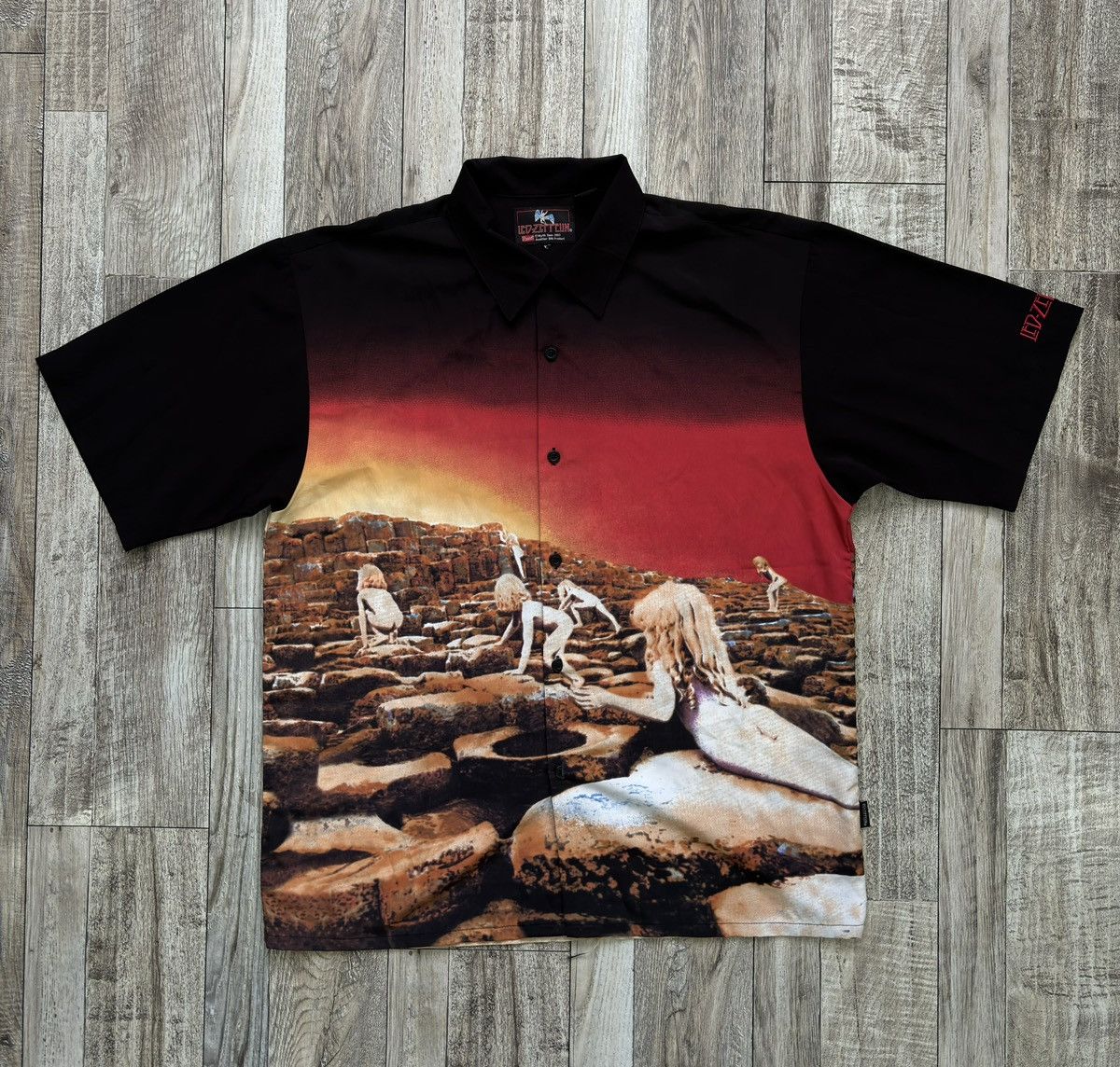 Band Tees Led Zeppelin Houses of the Holy 2003 Vintage Shirt Size US XL / EU 56 / 4 - 1 Thumbnail
