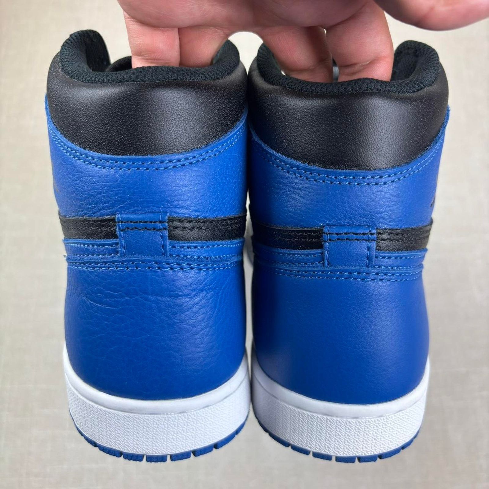 Jordan Brand 🥶 2017 Air Jordan 1 Retro High OG “Royal” Size US 9.5 / EU 42-43 - 6 Thumbnail