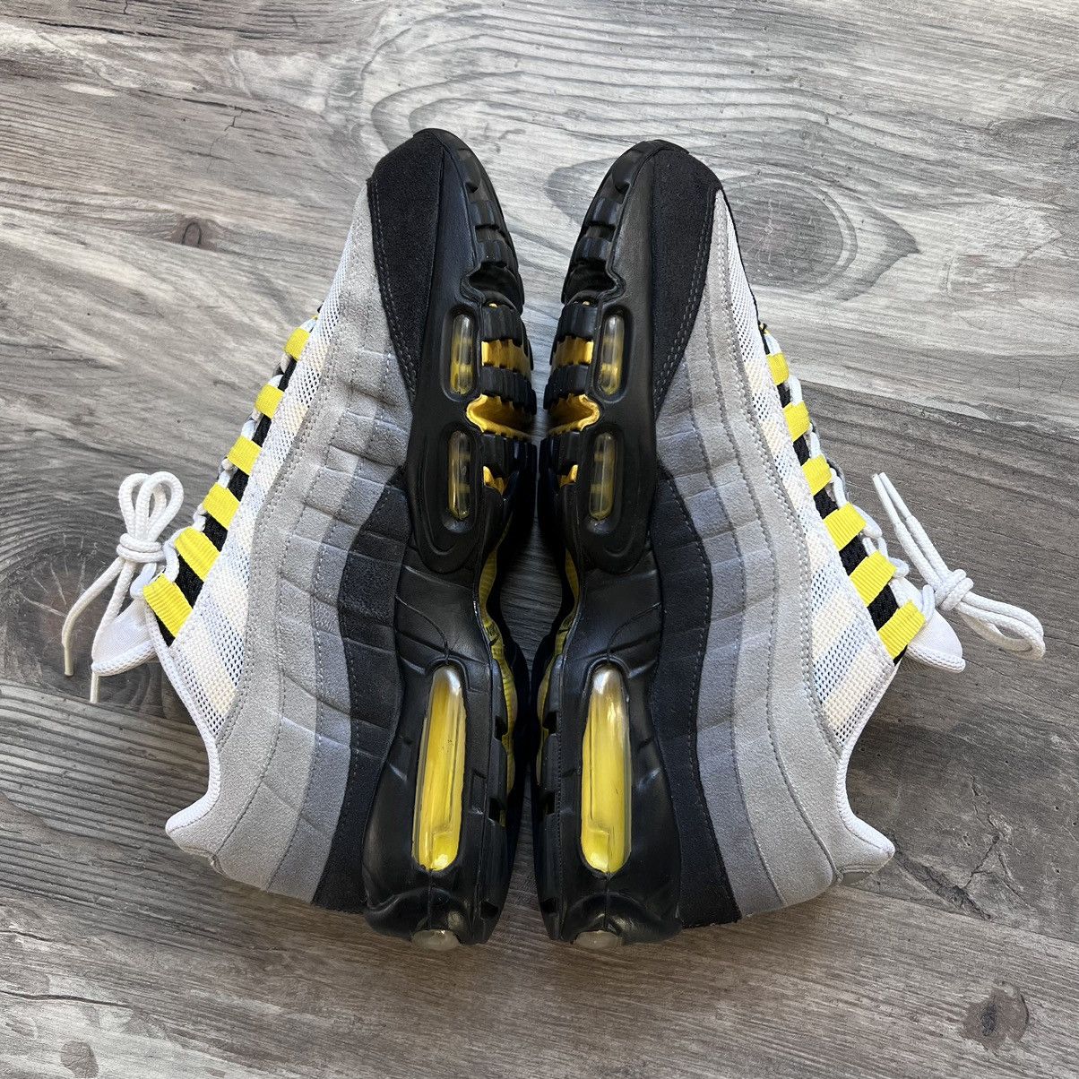 Nike A/W 2011 Nike Air Max 95 "Tour Yellow" Size US 9.5 / EU 42-43 - 4 Thumbnail