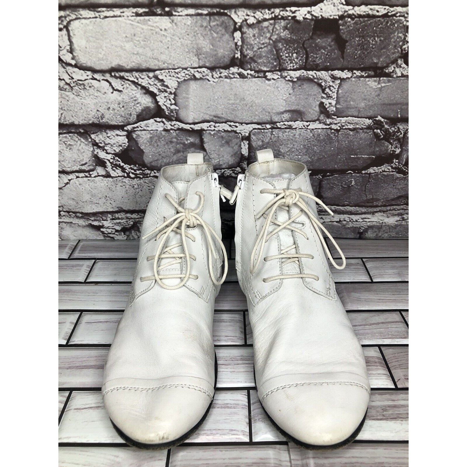 Costume National Costume National White Leather Side Zip Lace Up Ankle Boots Size US 6.5 / IT 36.5 - 17 Thumbnail