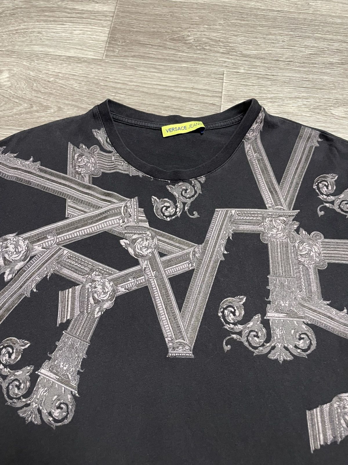 Versace Versace Jeans Couture Baroque Graphic Tee Black Size US M / EU 48-50 / 2 - 7 Thumbnail