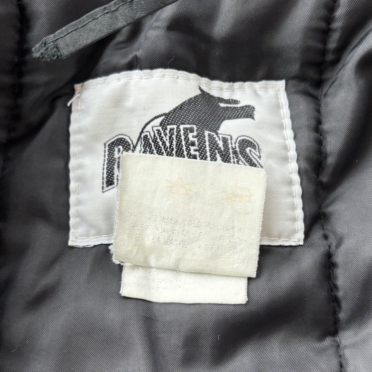 NBA 1994 Toronto Raptors Puffer Jacket Vintage NBA Raven Coat Size US XL / EU 56 / 4 - 9 Thumbnail