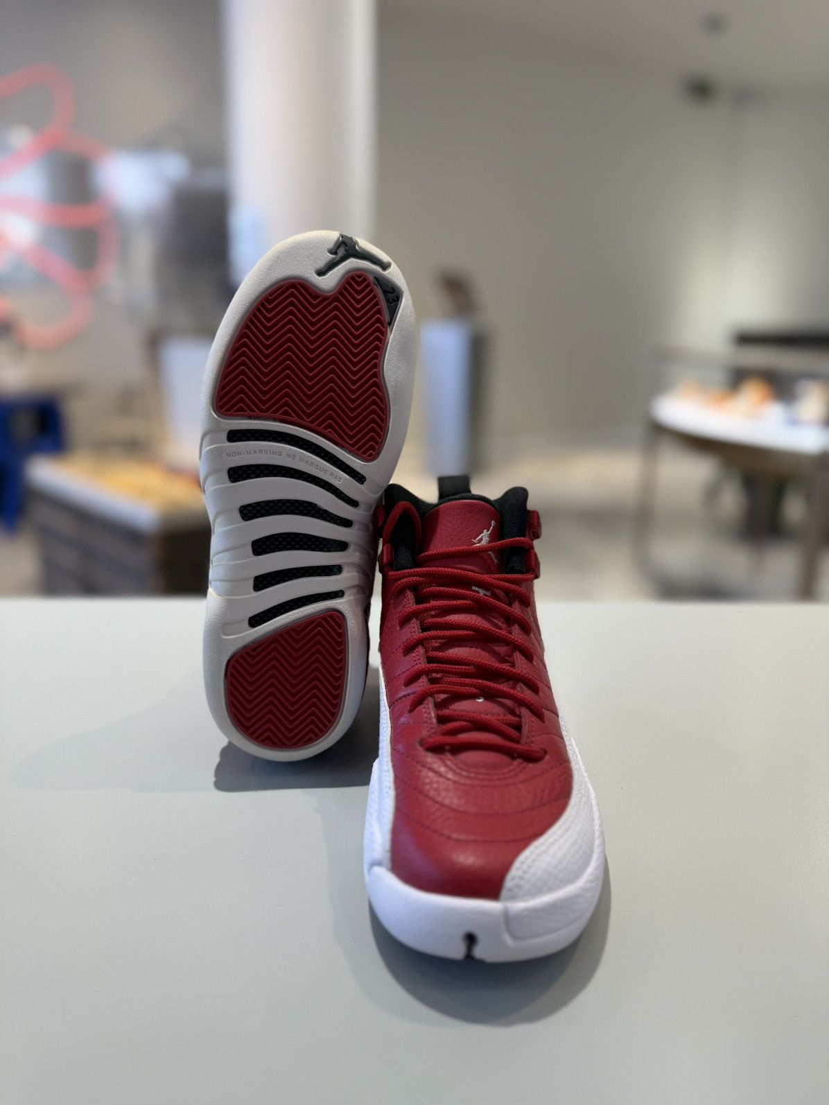 Jordan Brand Air Jordan 12 Retro Gym Red (GS) Size US 4.5 / IT 34.5 - 2 Thumbnail
