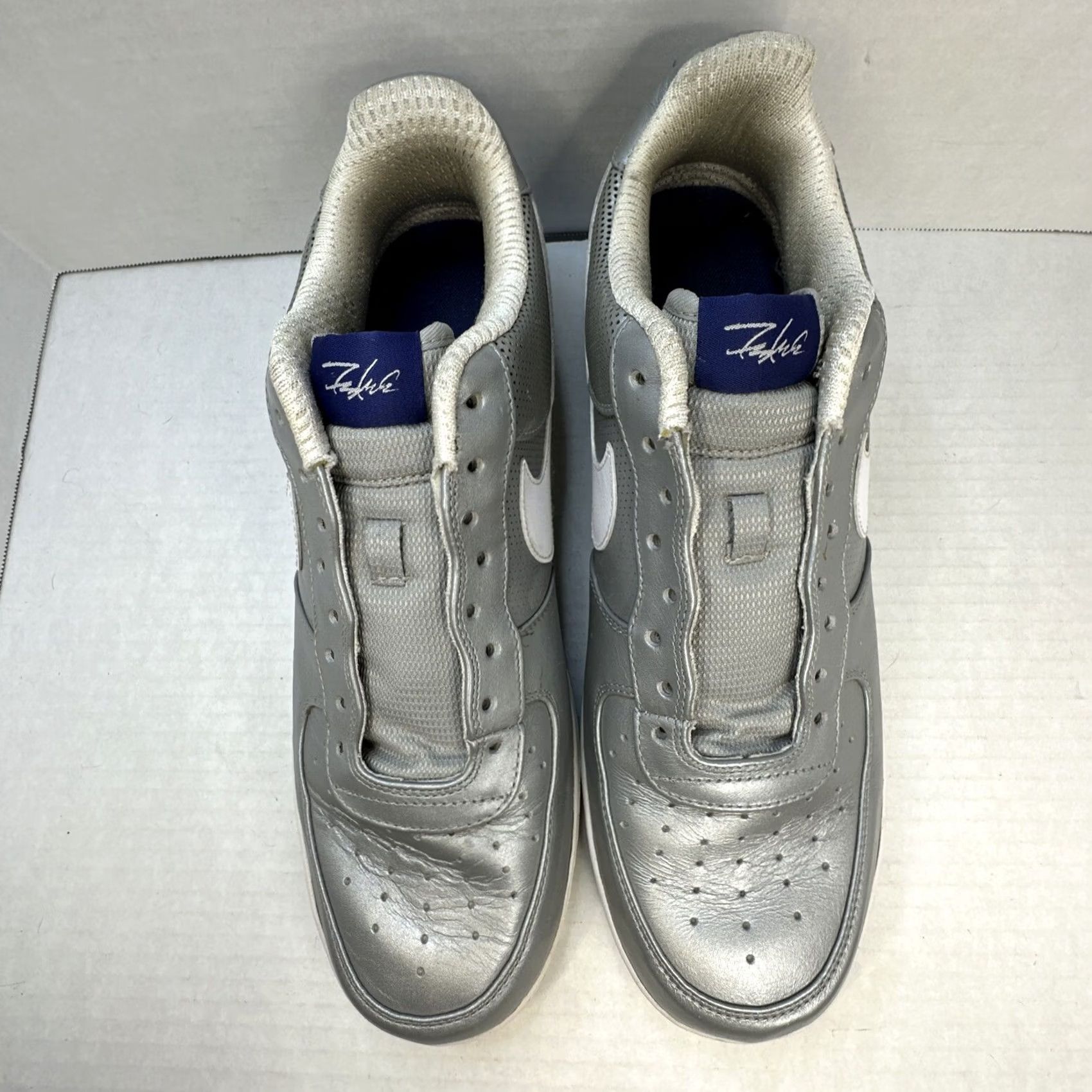 Nike Nike Air Force 1 Mens Low Top 14 Silver Futura 2009 318775-005 Vintage No Laces Rare Size US 14 / EU 47 - 4 Thumbnail