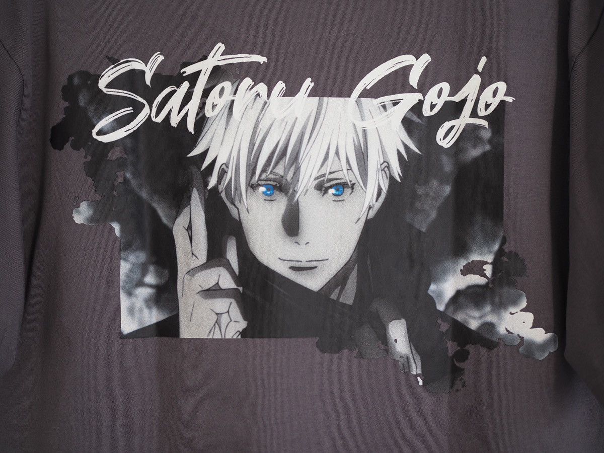Uniqlo Jujutsu Kaisen Uniqlo anime satoru gojo T shirt large Size US L / EU 52-54 / 3 - 2 Thumbnail