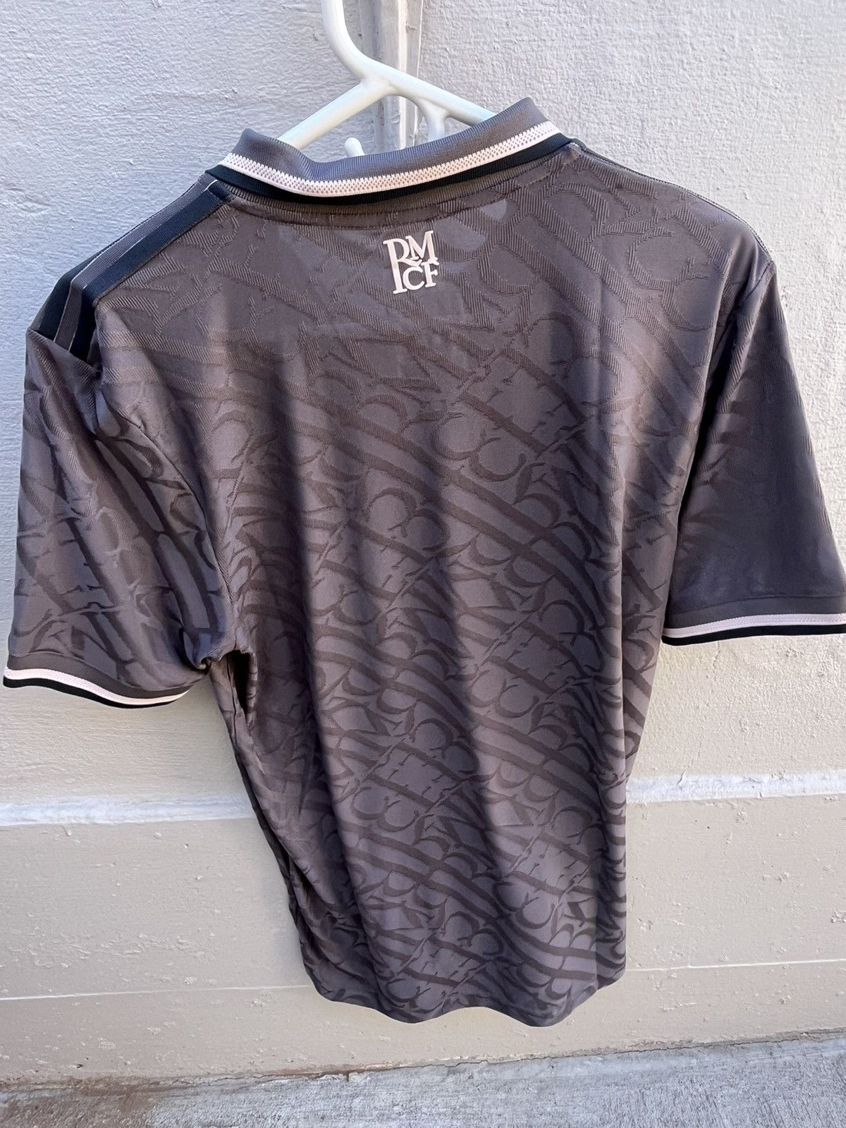 Adidas Adidas x Real Madrid 3rd Home Jersey 24/25 IY1761 Men Size L Size US L / EU 52-54 / 3 - 6 Thumbnail