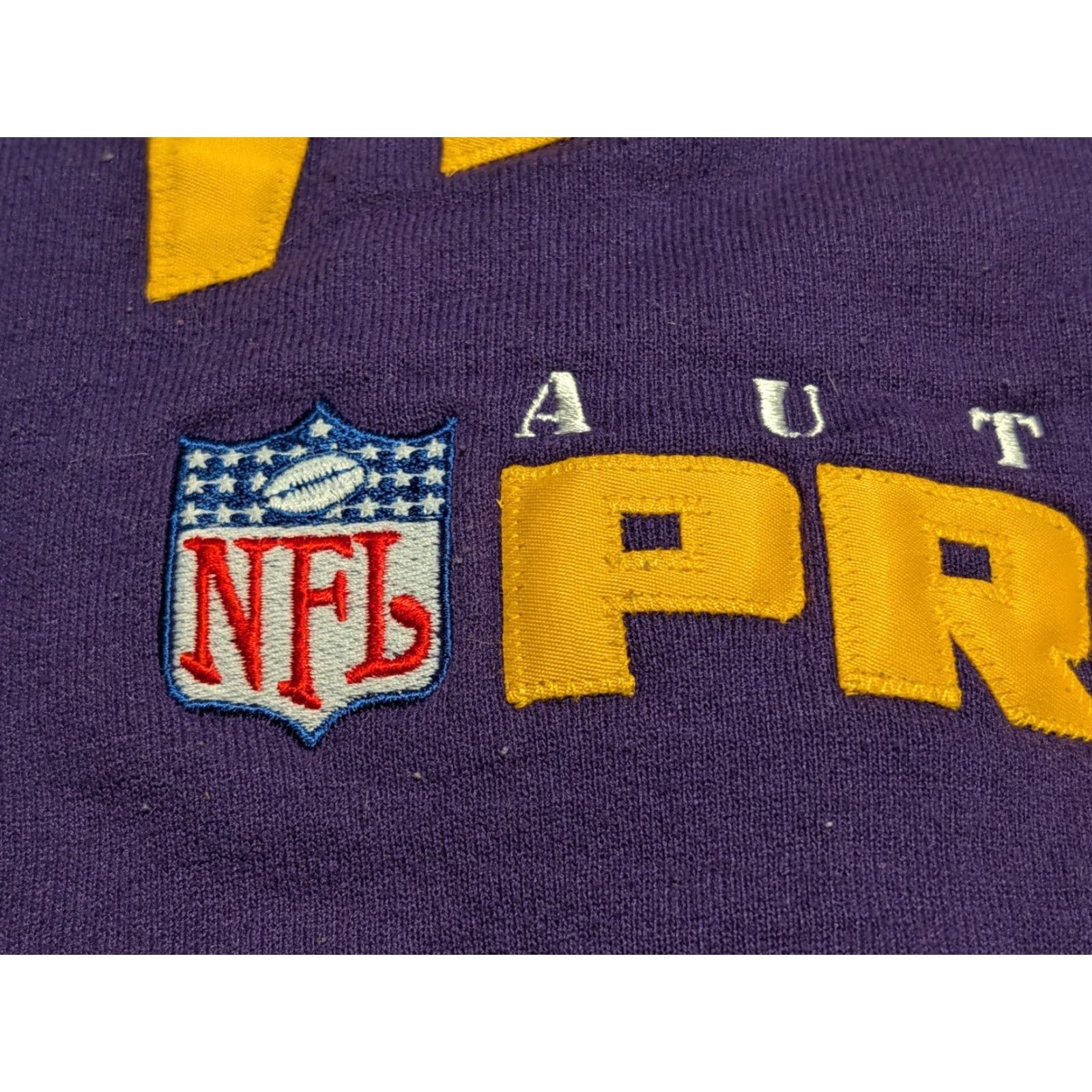 Russell Athletic VINTAGE Russell Athletic Pro Line Minnesota Vikings Crewneck Sweatshirt Mens Medium Purple Embroidered Logo USA Made Heavyweight Fleece Lined Pullover Size US M / EU 48-50 / 2 - 3 Thumbnail