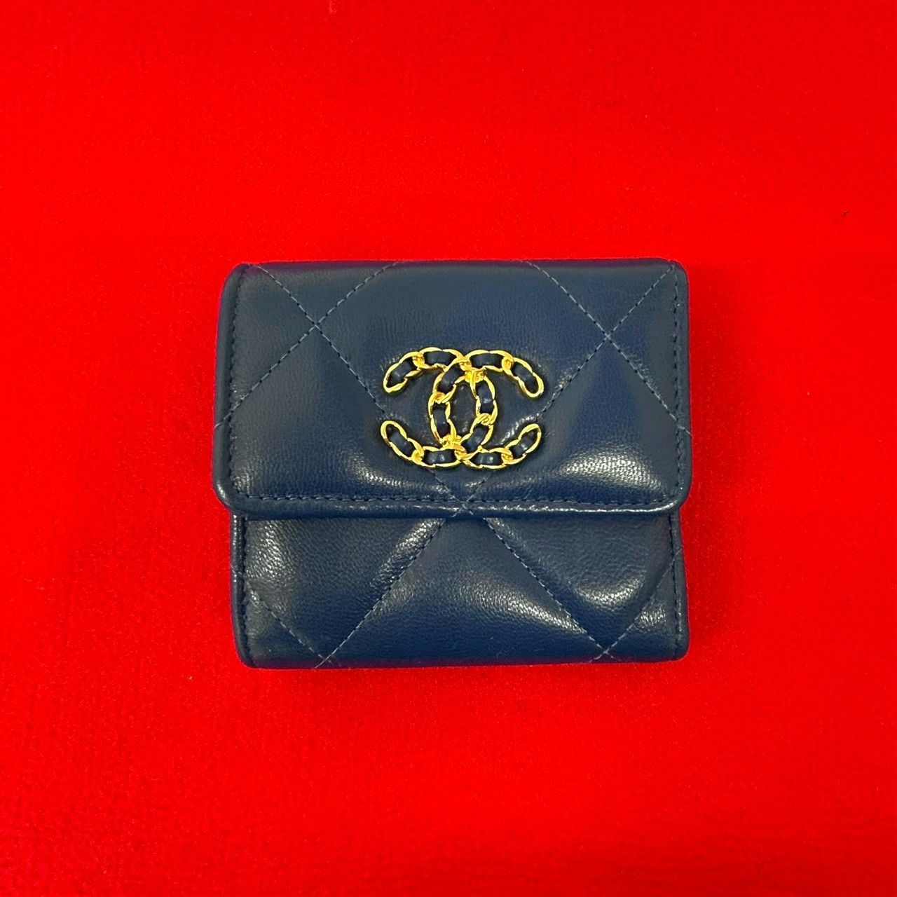 Chanel Chanel Chanel Matelassé Lambskin Wallet Leather Short Wallet DUTY FREE for USA Size ONE SIZE - 1 Thumbnail