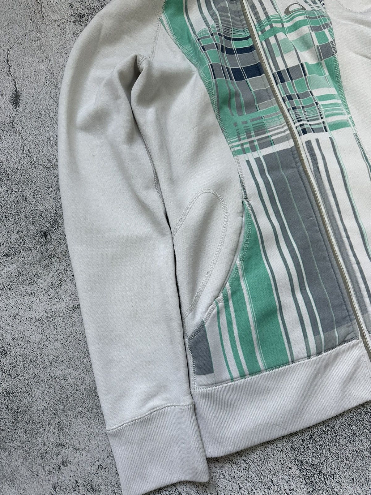 Oakley Vintage Oakley Zip Fleece Hodie Y2K Fit Logo Size M / US 6-8 / IT 42-44 - 4 Thumbnail