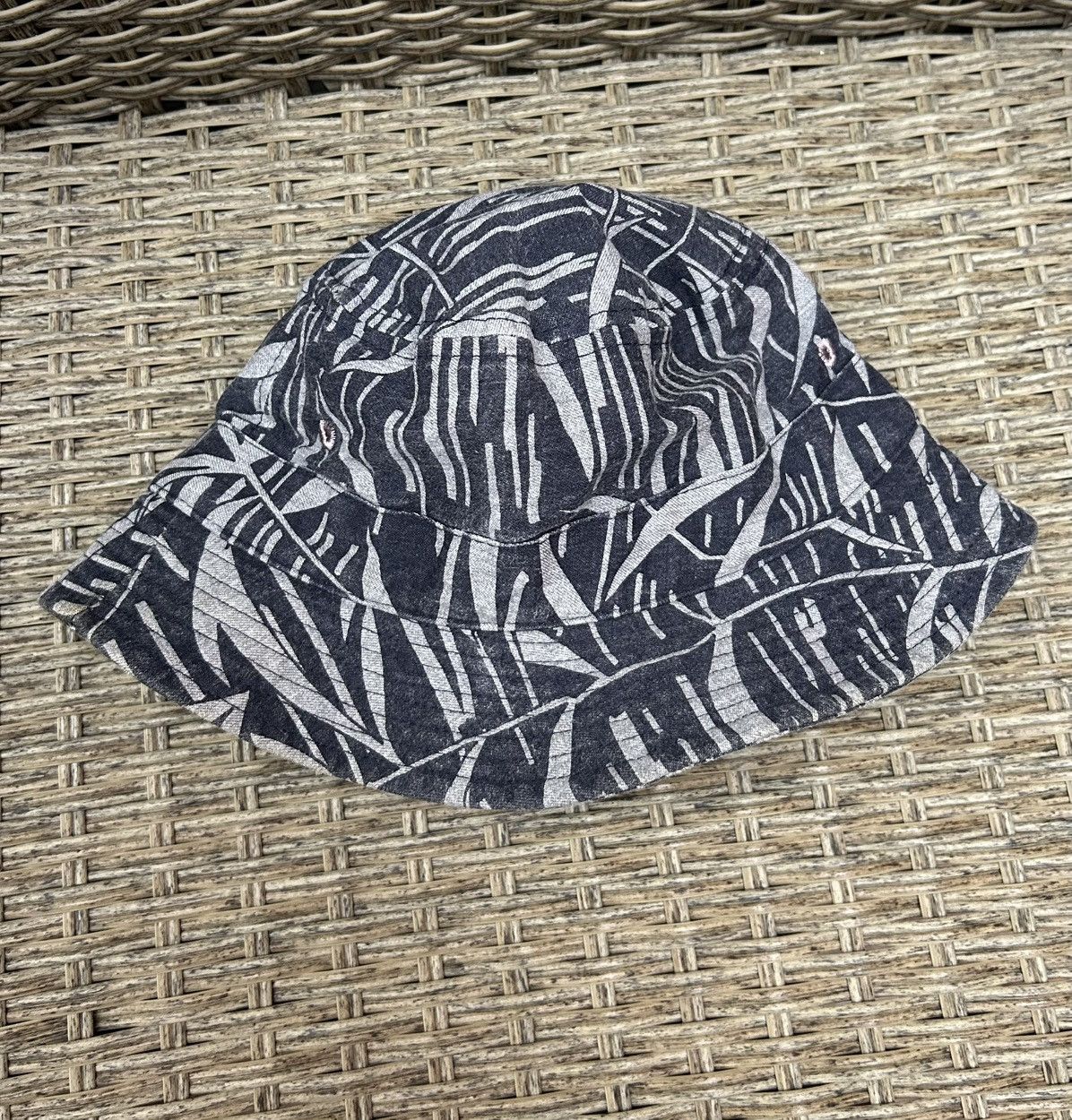 Universal Works Universal Works Bucket Hat Size M 57-58cm Navy Grey Printed Size ONE SIZE - 1 Thumbnail