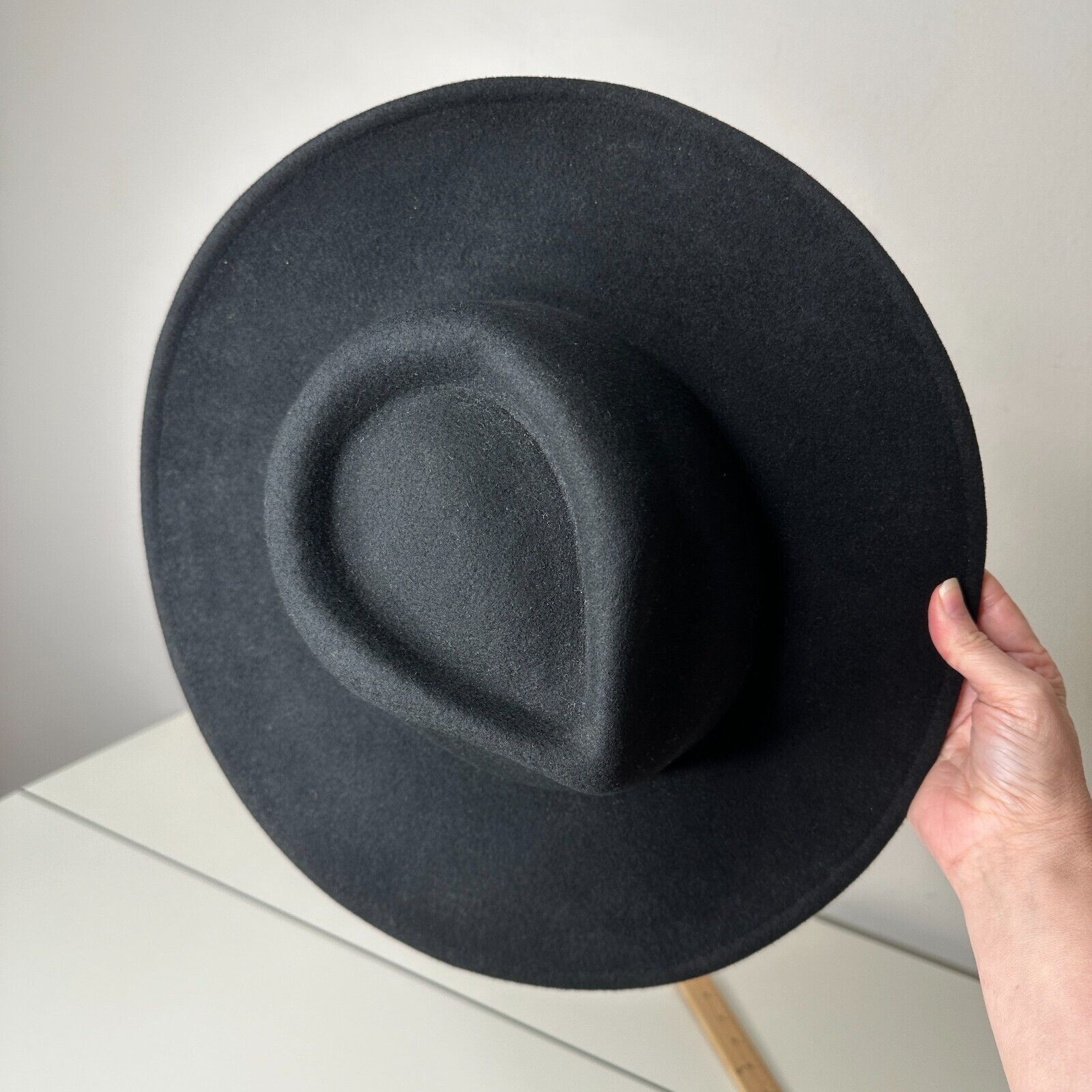 Other NWOT Black Teardrop Round Wide Brim Wool Fedora Unisex Size ONE SIZE - 9 Thumbnail