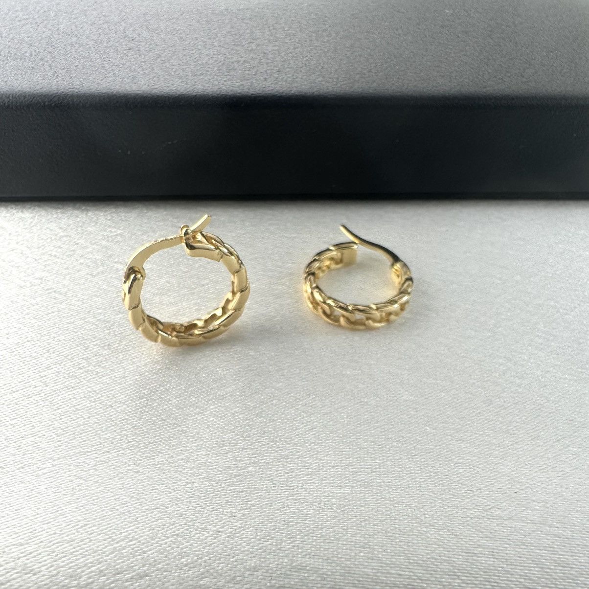 Designer 14mm Small Gold Hoop Earrings for Women Size ONE SIZE - 3 Thumbnail